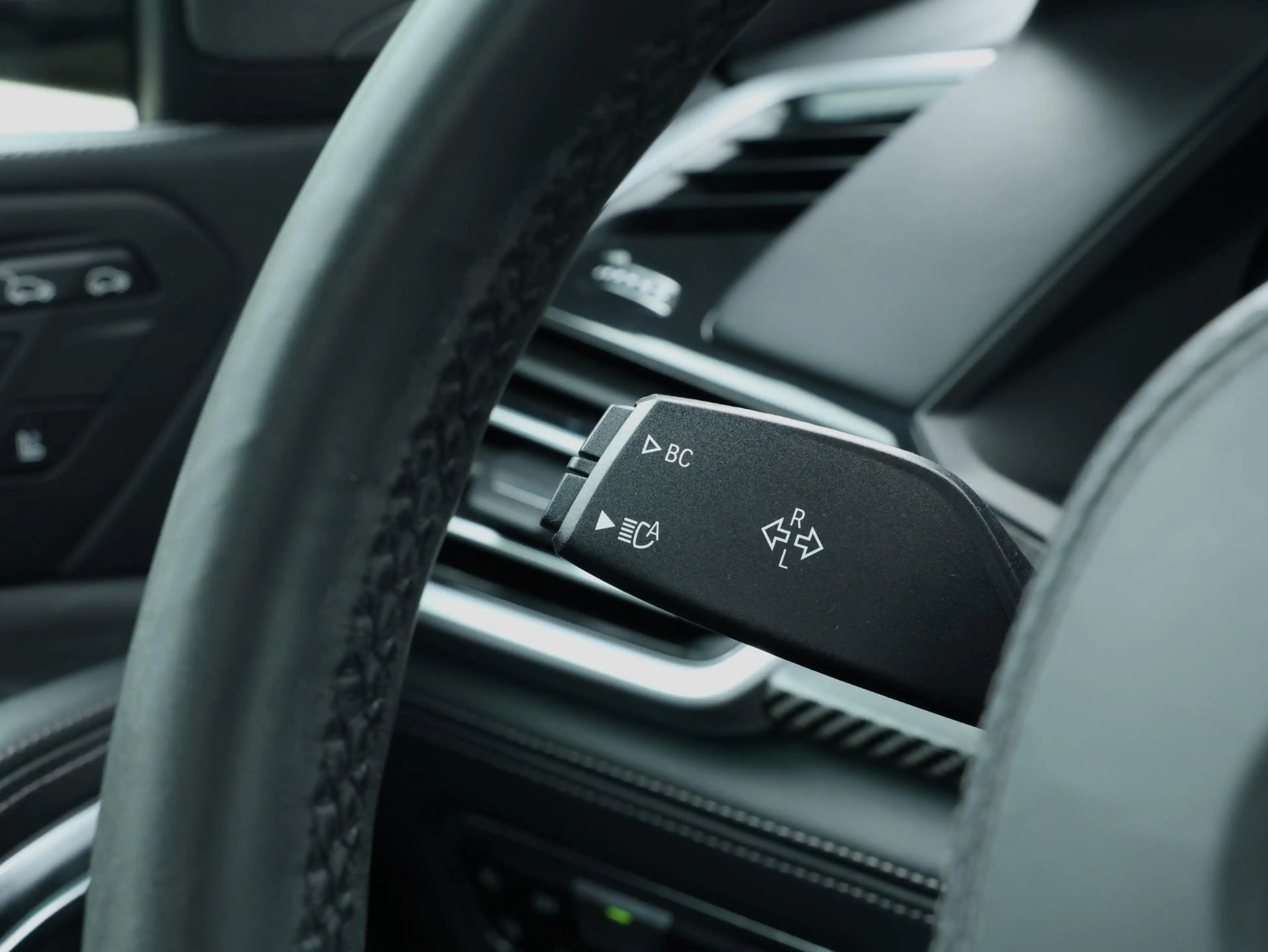 BMW X6 xDrive40i M-Sport|Iconic Glow|Pano|Laser|Nappa — photo 29