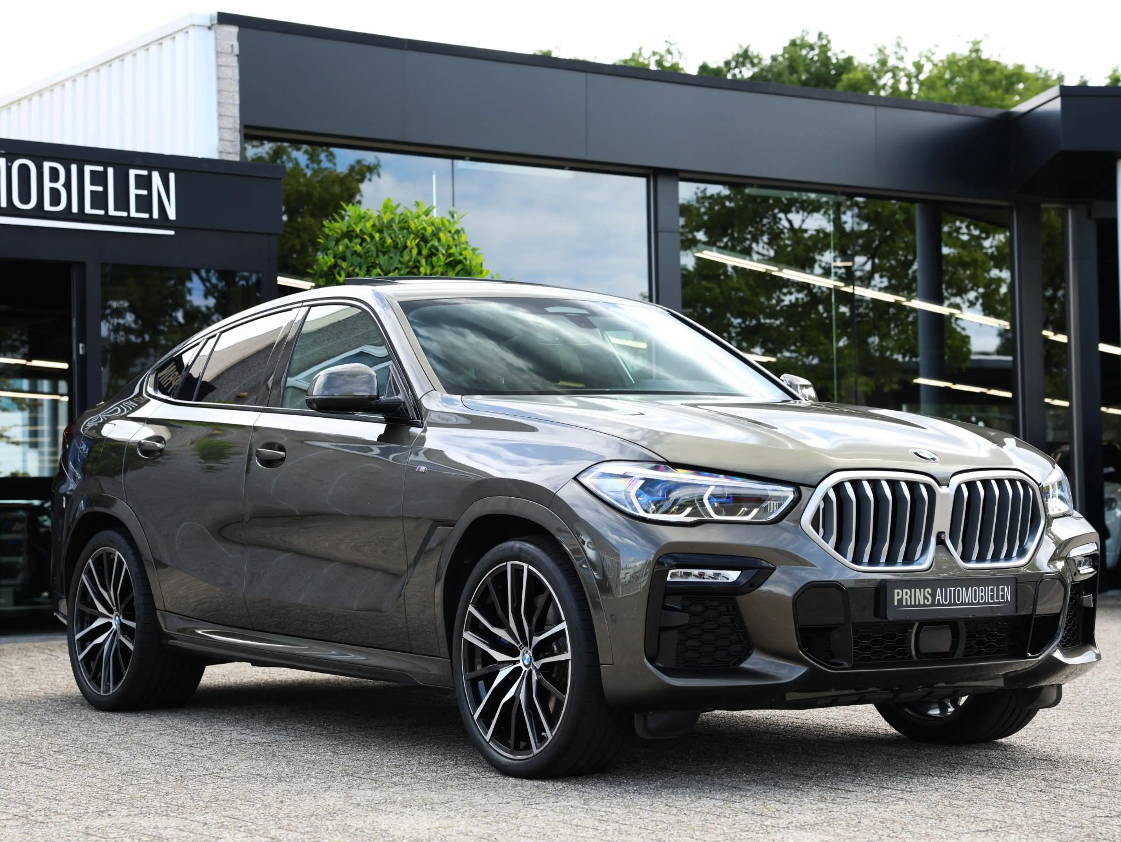 BMW X6 xDrive40i M-Sport|Iconic Glow|Pano|Laser|Nappa — photo 8