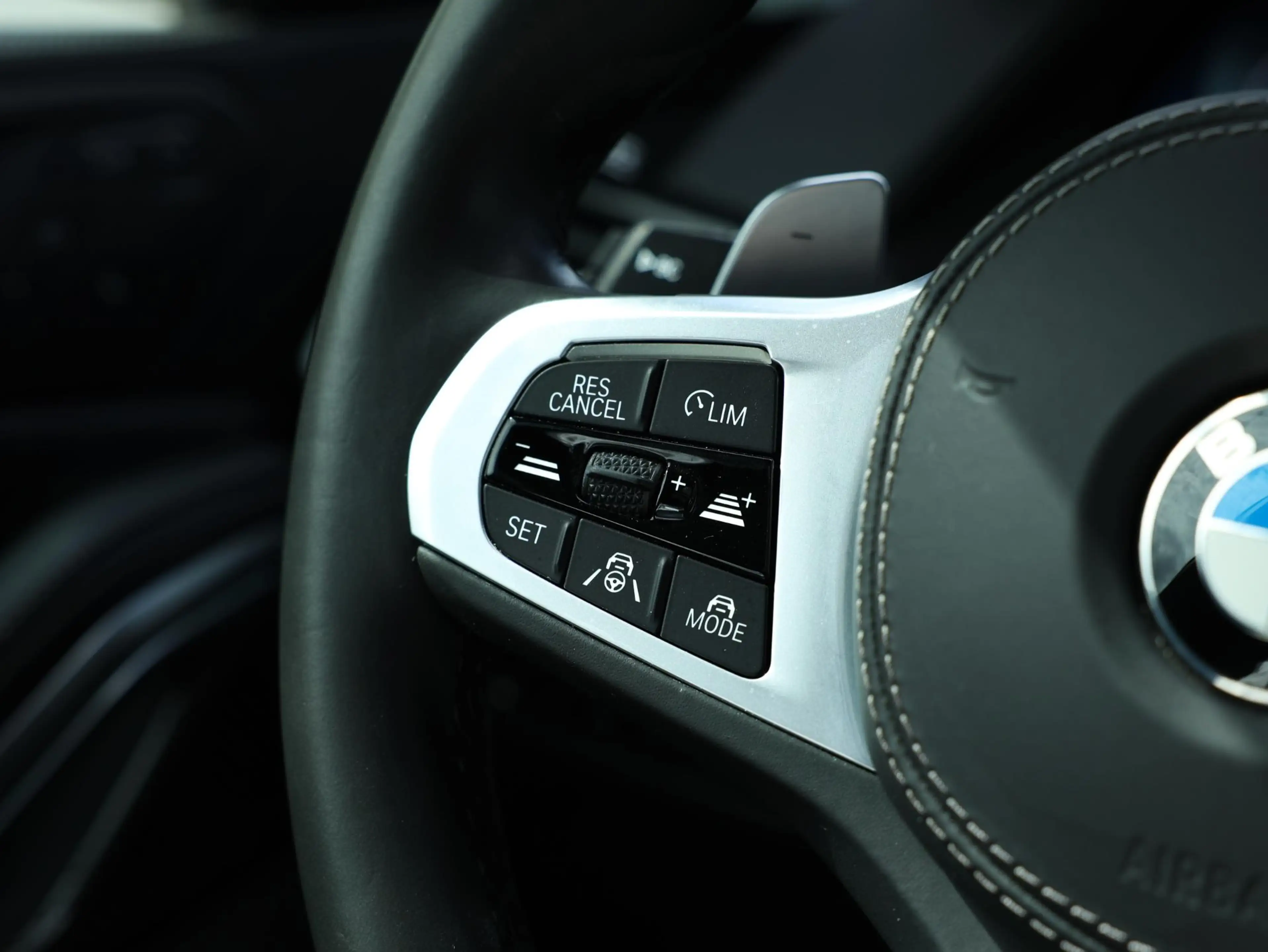 BMW X6 xDrive40i M-Sport|Iconic Glow|Pano|Laser|Nappa — photo 24