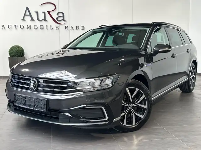 Volkswagen Passat view 2