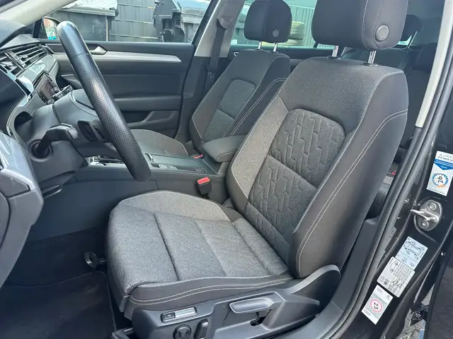 Volkswagen Passat view 10