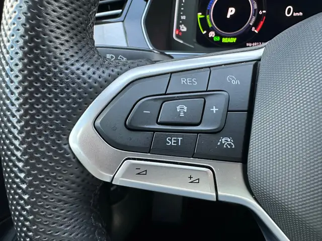 Volkswagen Passat view 15