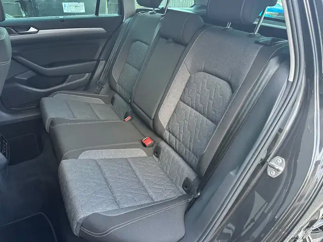 Volkswagen Passat view 12