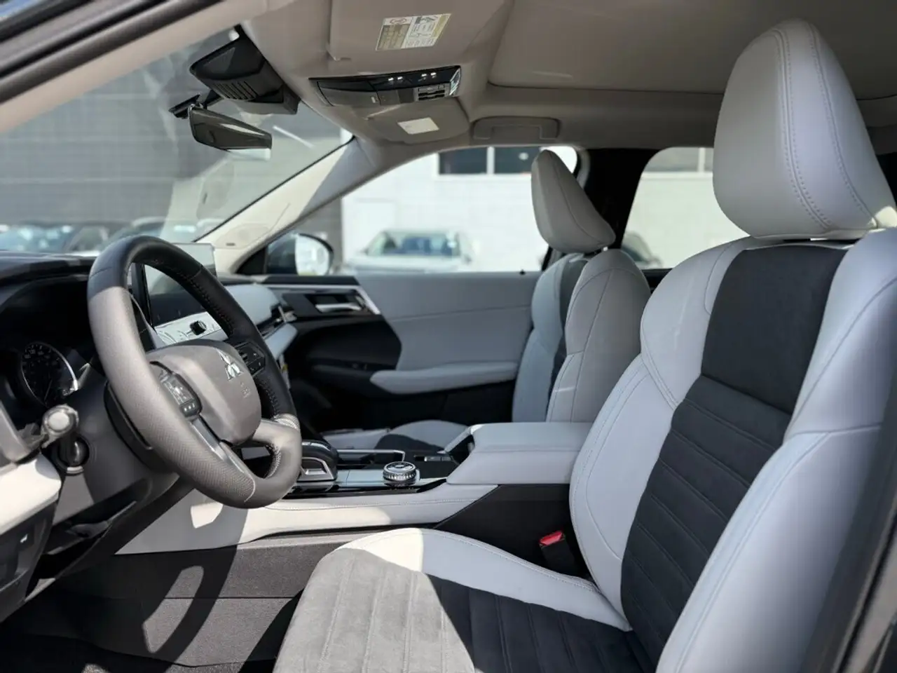 Mitsubishi Outlander снимка Mitsubishi Outlander