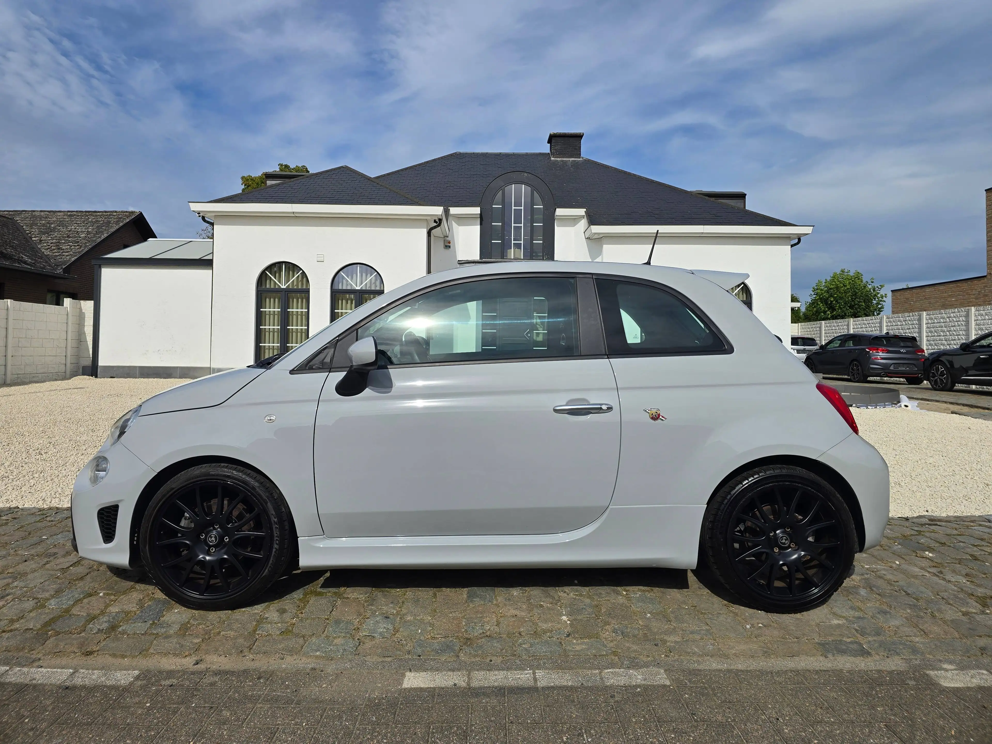 Abarth 595 - F595 Edition - Alcantara seats — photo 2