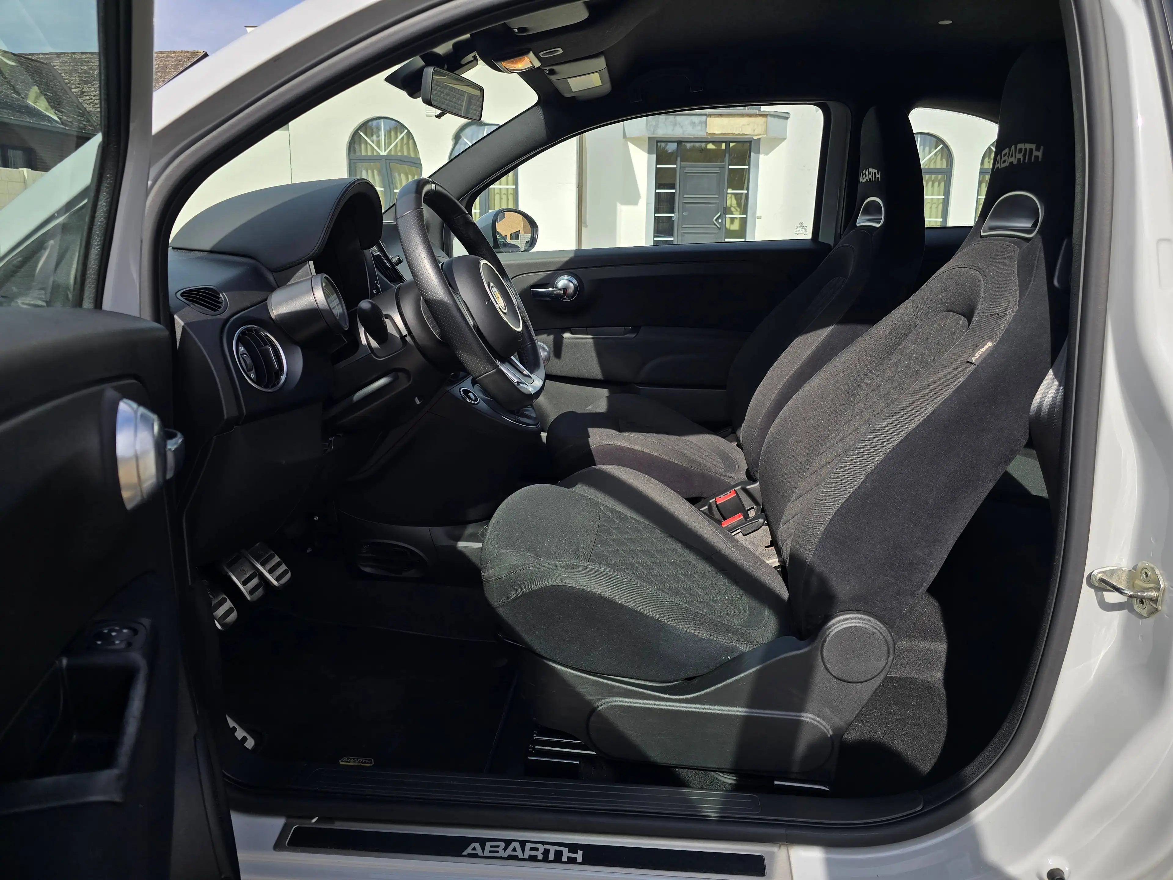 Abarth 595 - F595 Edition - Alcantara seats — photo 12