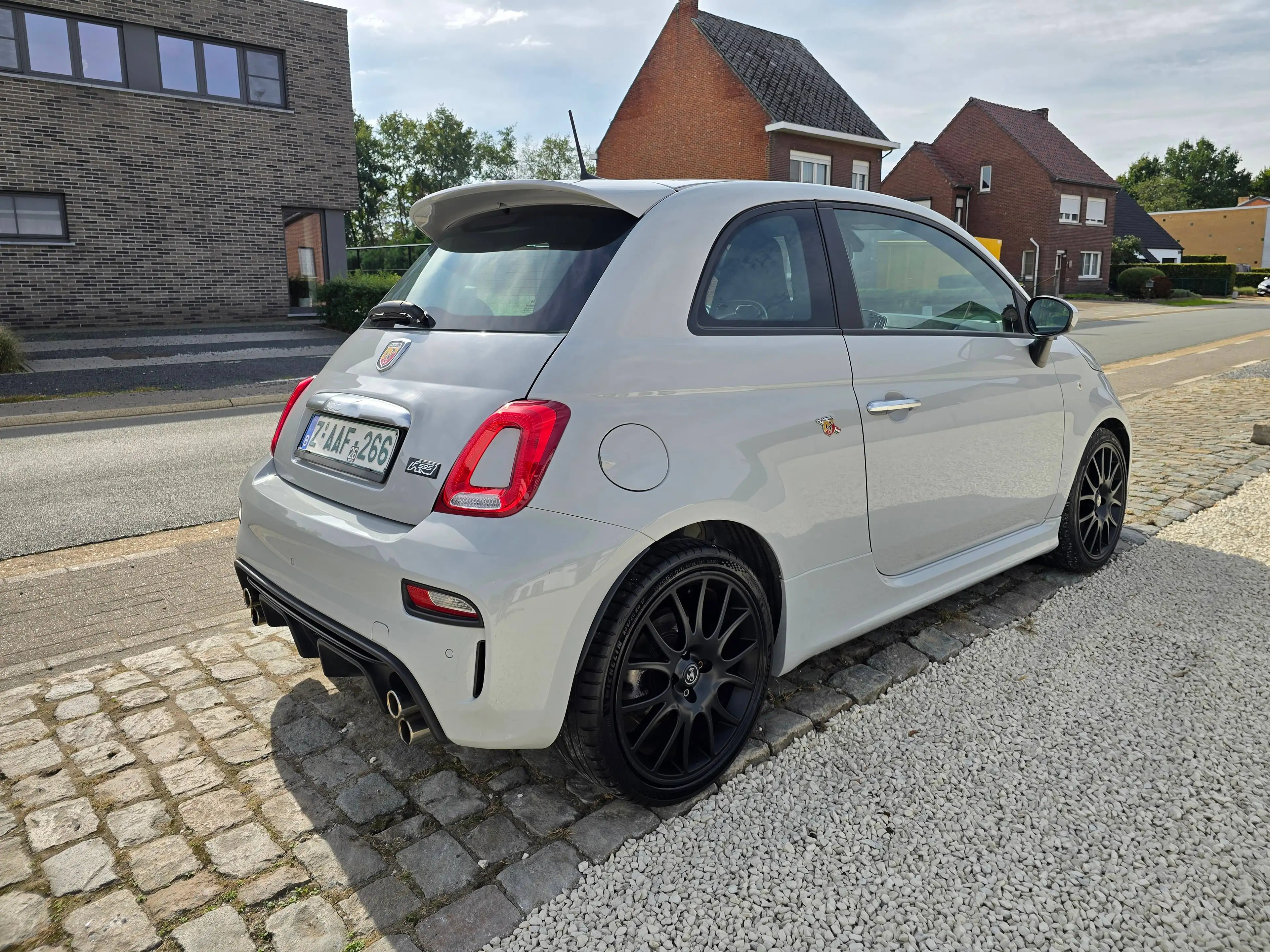 Abarth 595 - F595 Edition - Alcantara seats — photo 5