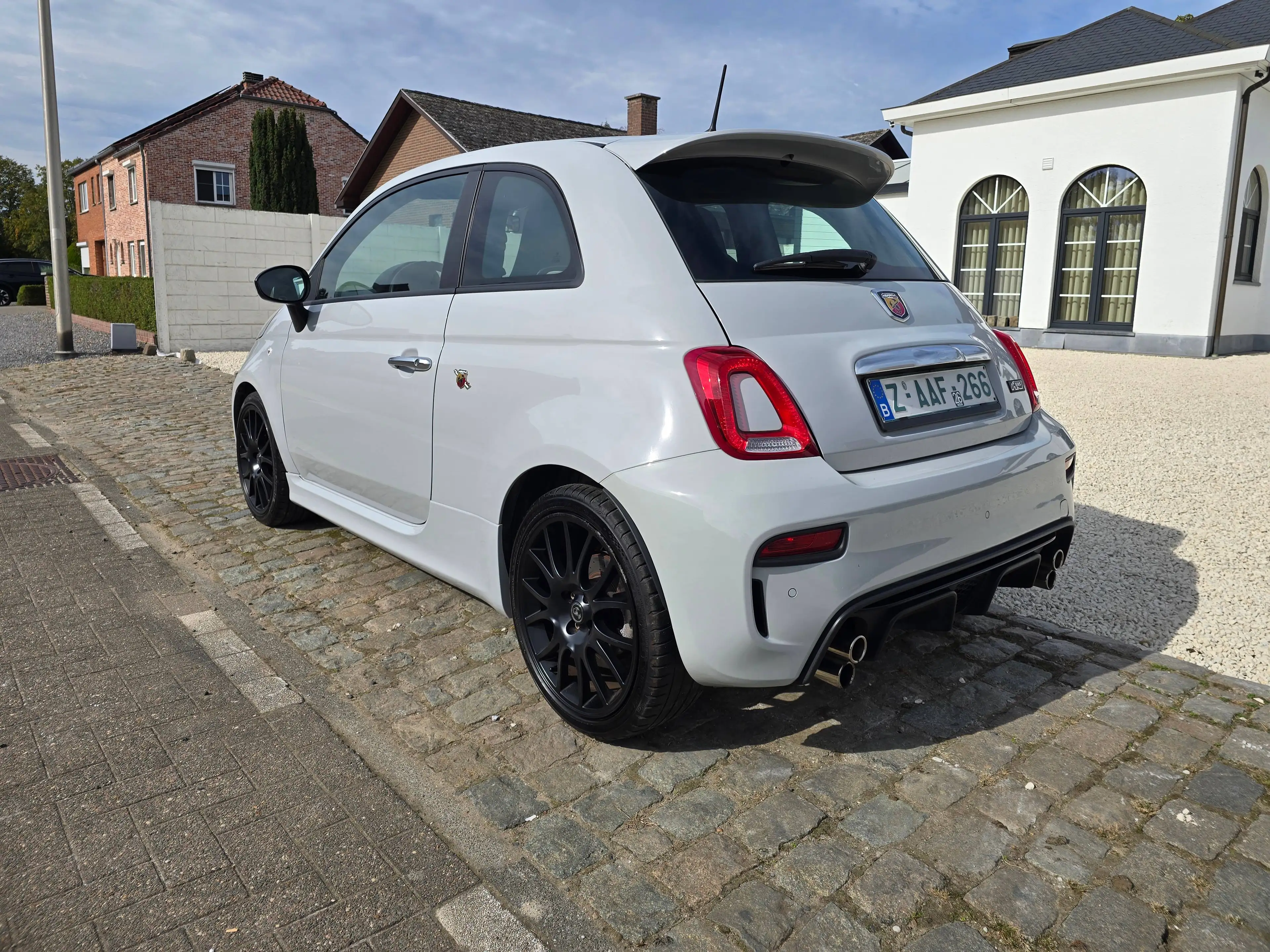 Abarth 595 - F595 Edition - Alcantara seats — photo 3