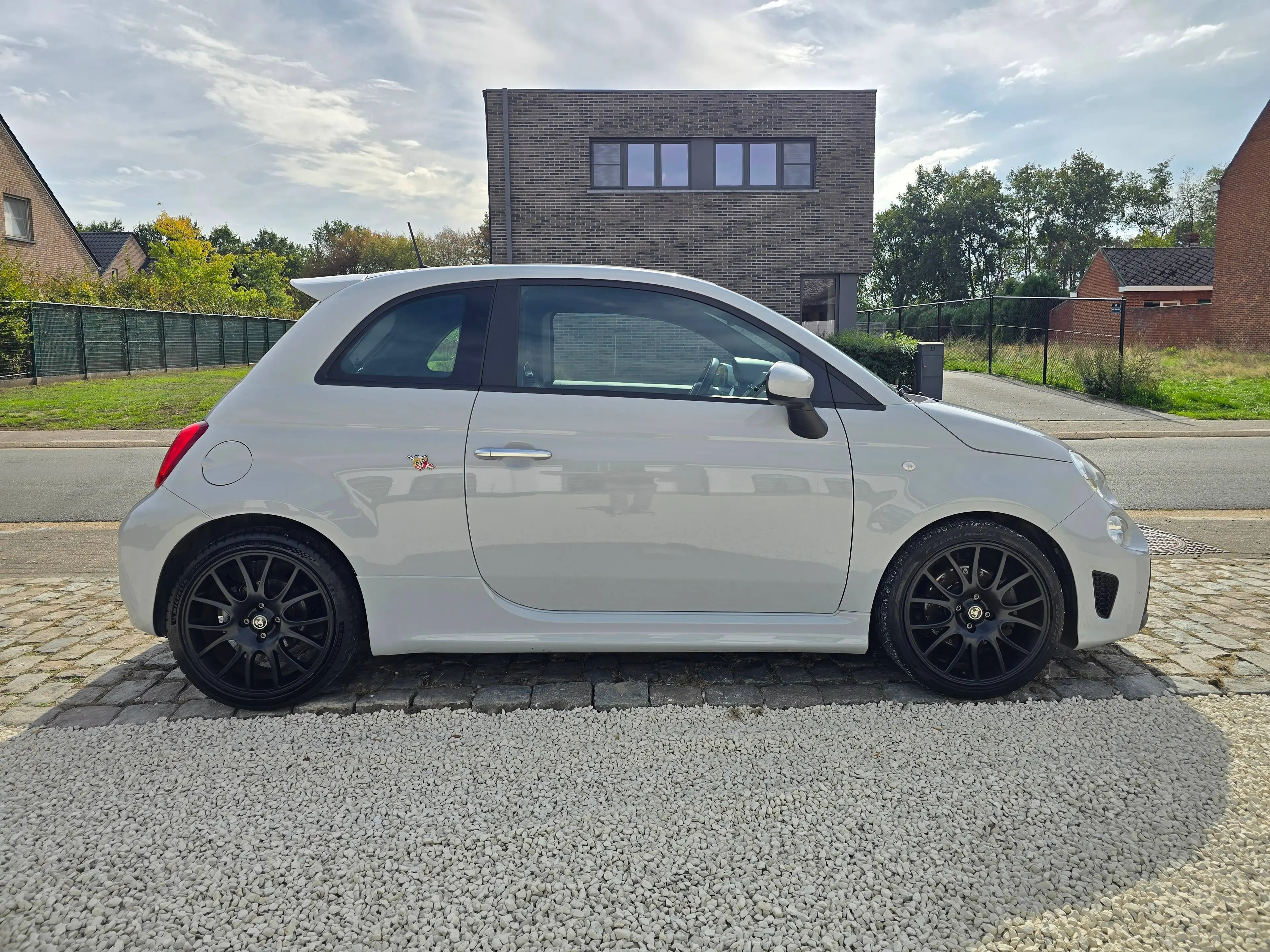 Abarth 595 - F595 Edition - Alcantara seats — photo 6