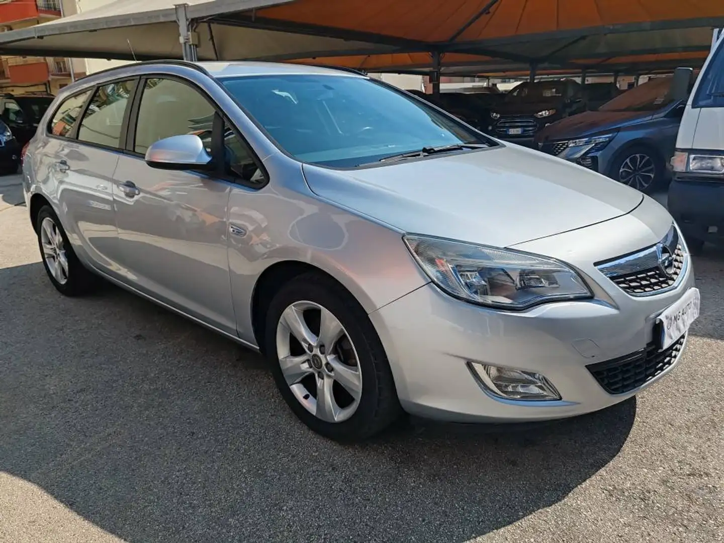 Opel Astra Astra 1.7 cdti 110cv Gris - 1