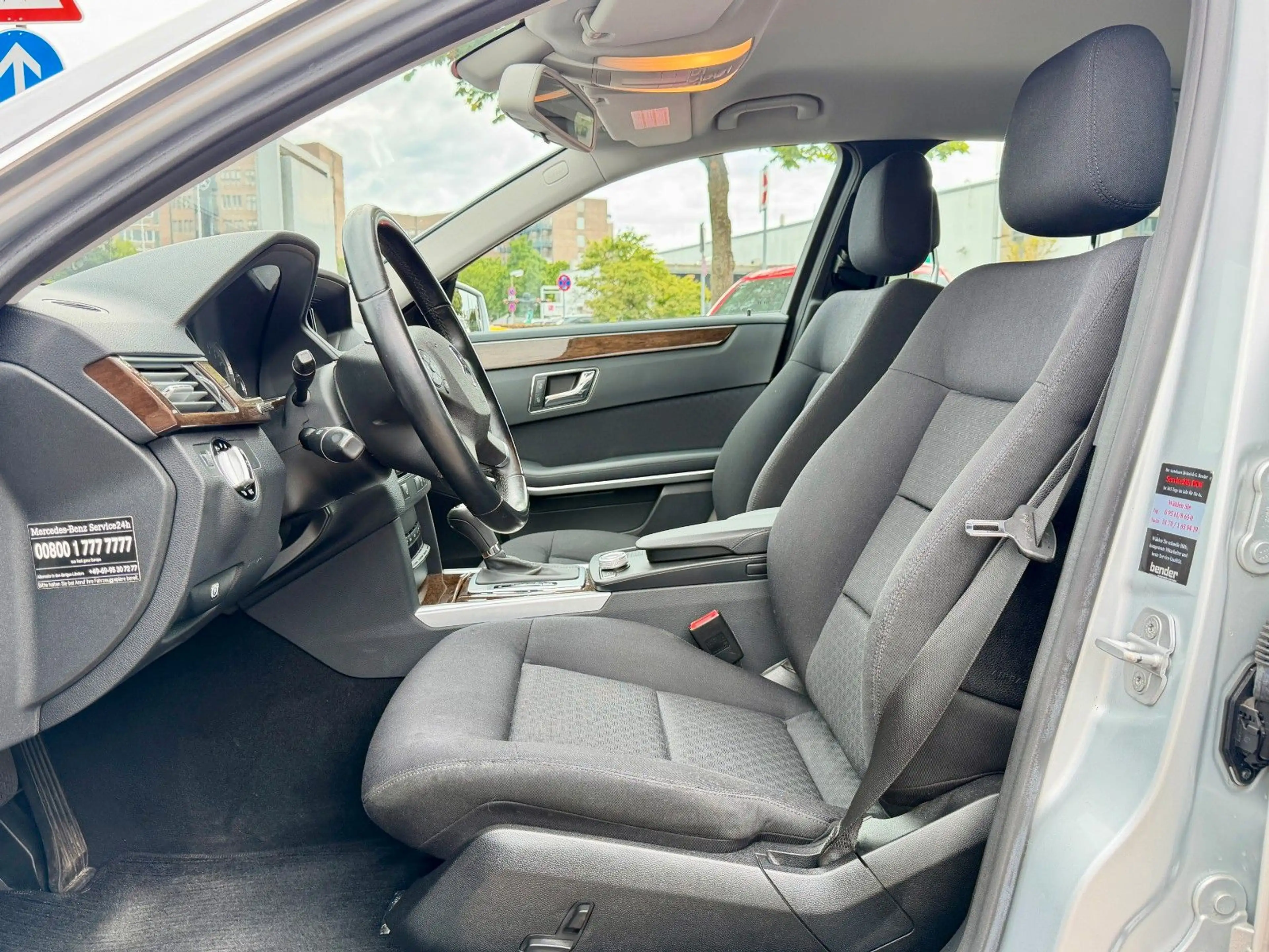 Mercedes-Benz E 250 E250 Lim.*Aut.*Navi*2.Hd+Wenig KM*Gepflegt* — photo 13