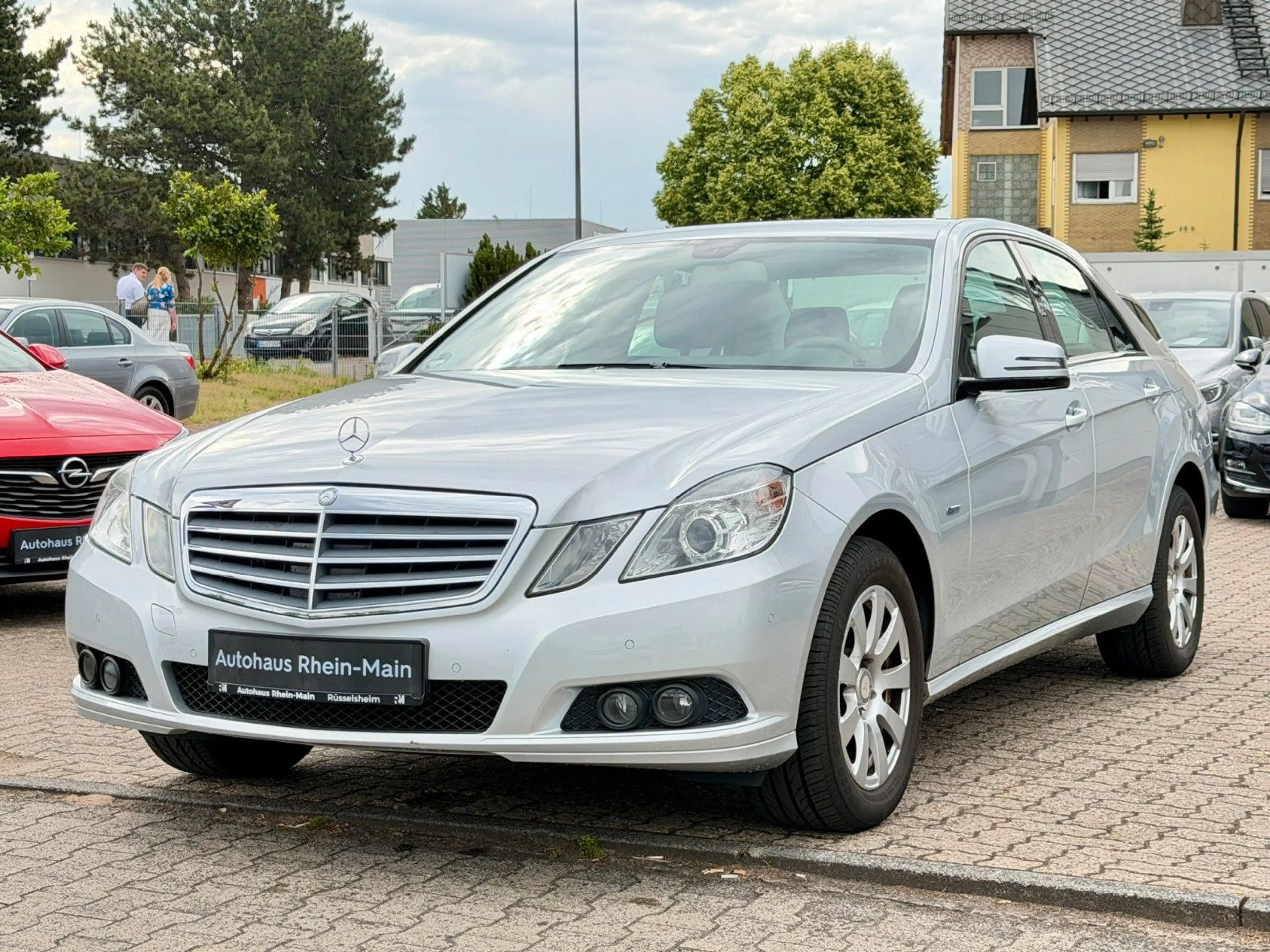 Mercedes-Benz E 250 E250 Lim.*Aut.*Navi*2.Hd+Wenig KM*Gepflegt* — photo 9