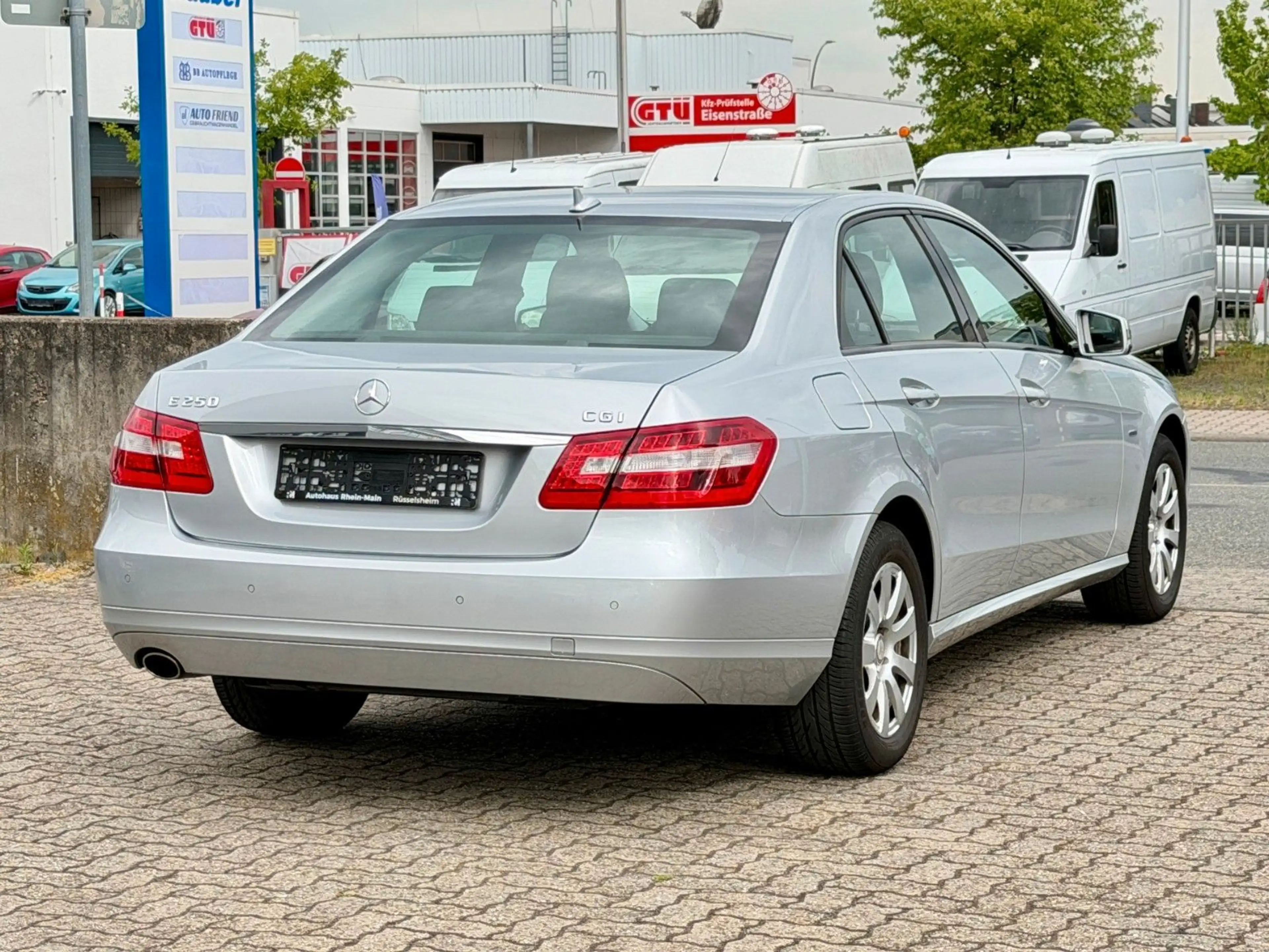 Mercedes-Benz E 250 E250 Lim.*Aut.*Navi*2.Hd+Wenig KM*Gepflegt* — photo 7