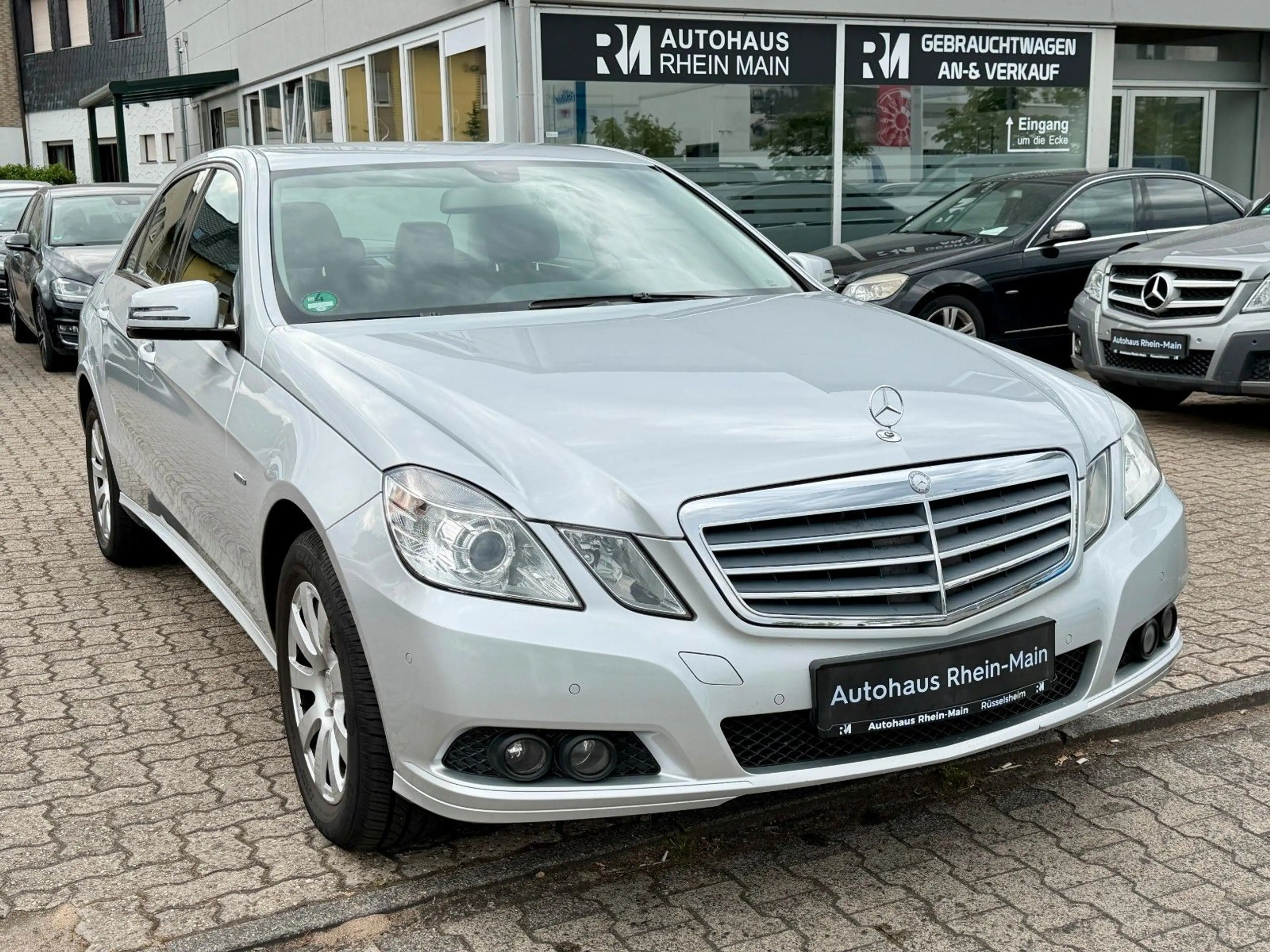 Mercedes-Benz E 250 E250 Lim.*Aut.*Navi*2.Hd+Wenig KM*Gepflegt* — photo 10