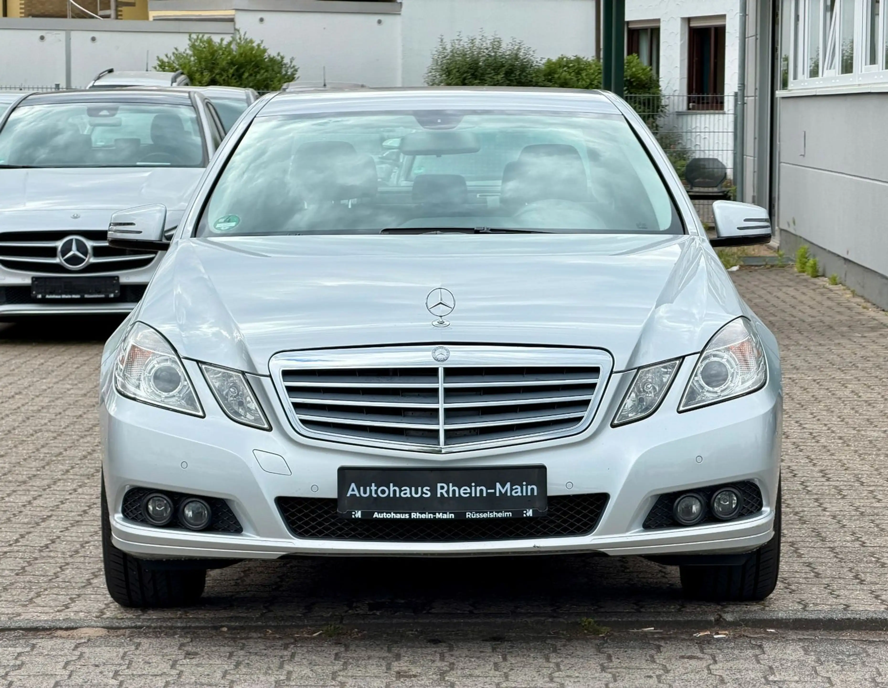 Mercedes-Benz E 250 E250 Lim.*Aut.*Navi*2.Hd+Wenig KM*Gepflegt* — photo 2