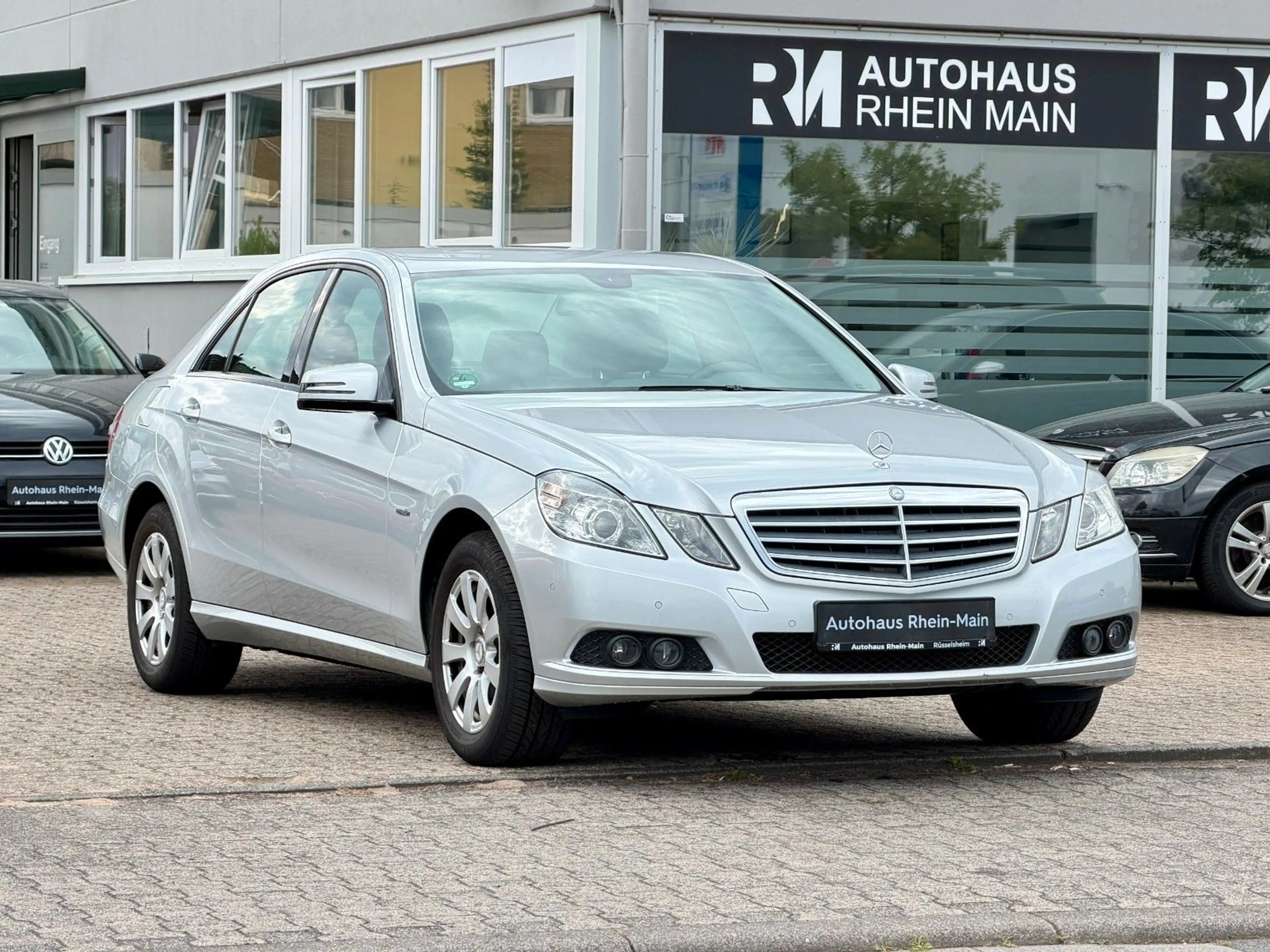 Mercedes-Benz E 250 E250 Lim.*Aut.*Navi*2.Hd+Wenig KM*Gepflegt*