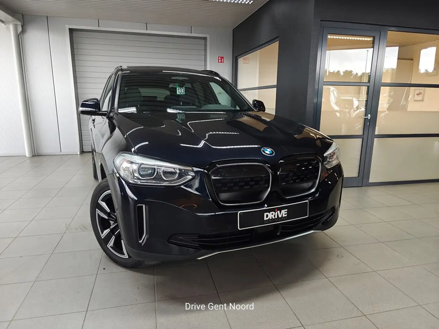 BMW iX3 IMPRESSIVE *PANO/ACC/CAMERA/APP/LEDER* Nero - 2