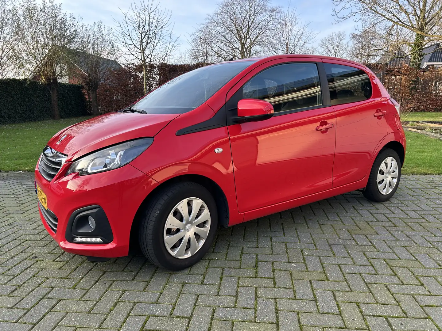 Peugeot 108 1.0 VTI Lion 5 drs Rood - 1