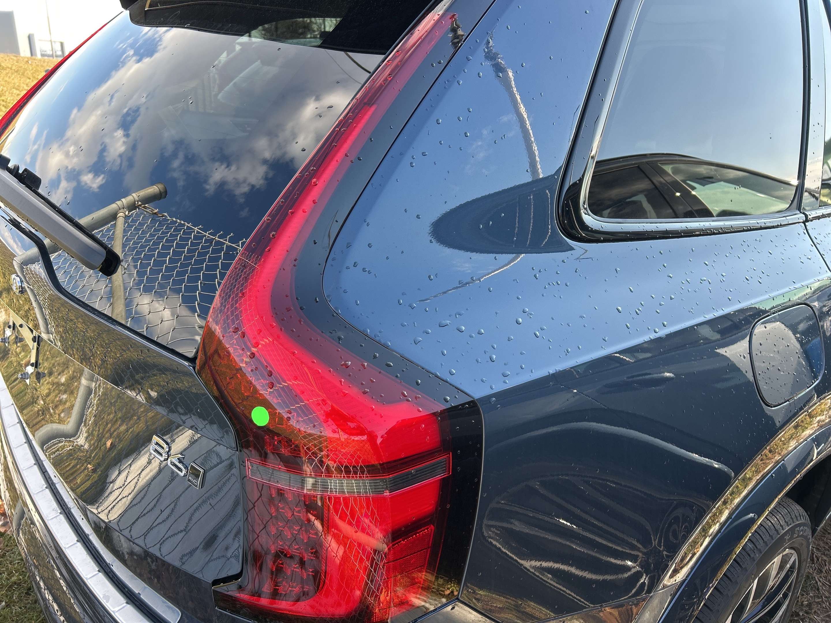 2026 Volvo XC90 B6 AWD Ultra Dark Theme 7-Seater alt 3