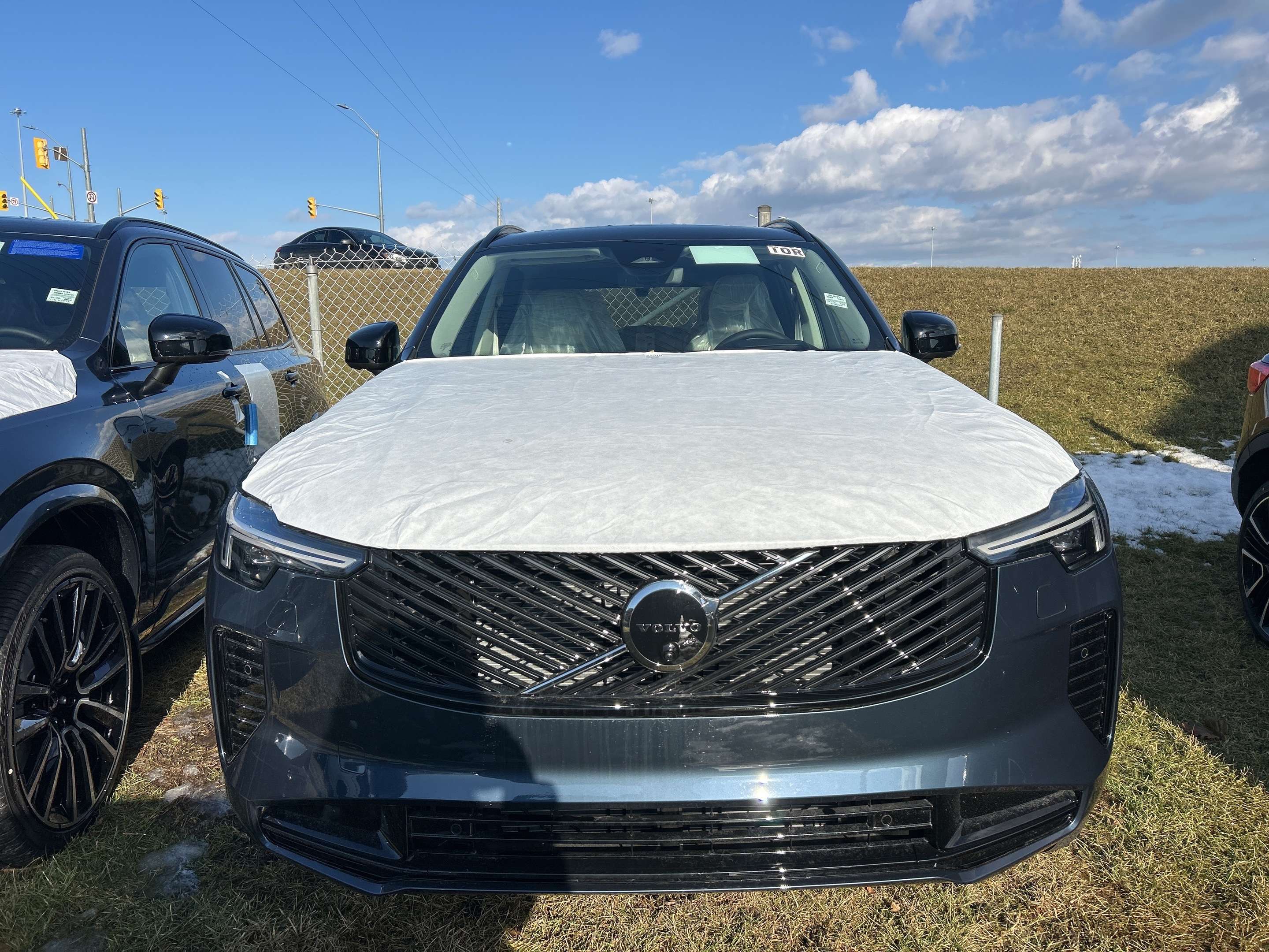 2026 Volvo XC90 B6 AWD Ultra Dark Theme 7-Seater alt 5