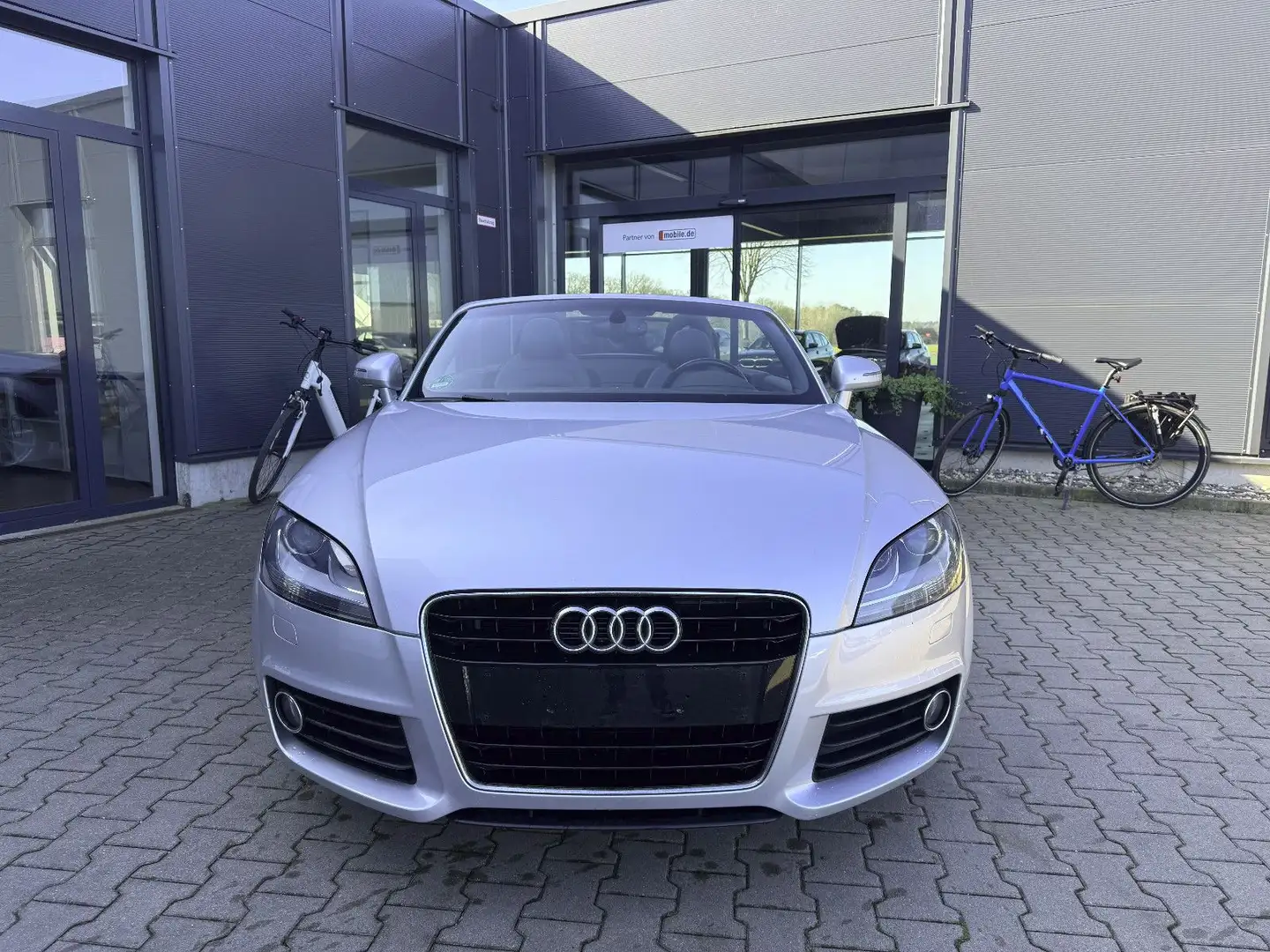 Audi TT 1.8 TFSI Roadster Silber - 2