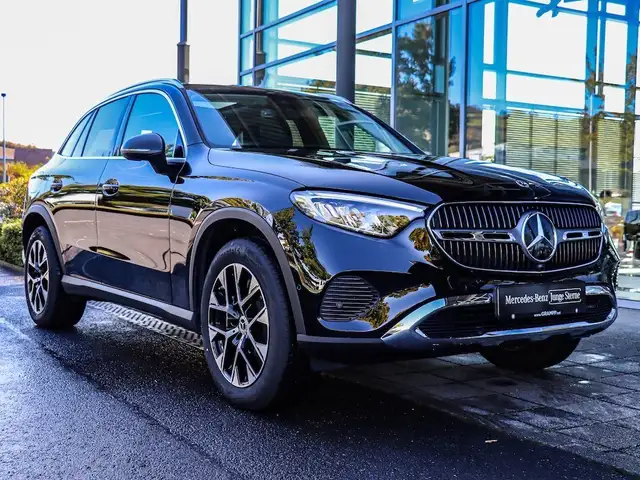 Mercedes-Benz GLC view 10