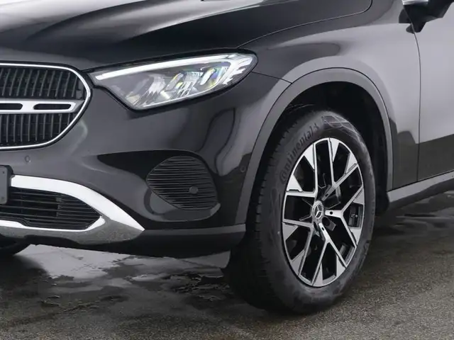 Mercedes-Benz GLC view 2