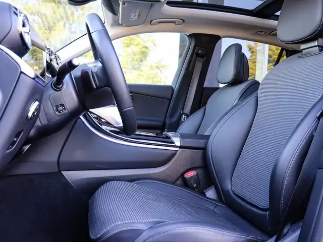 Mercedes-Benz GLC view 14