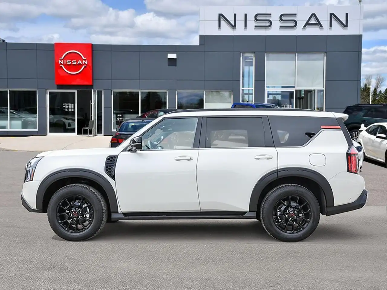 Nissan Armada снимка Nissan Armada