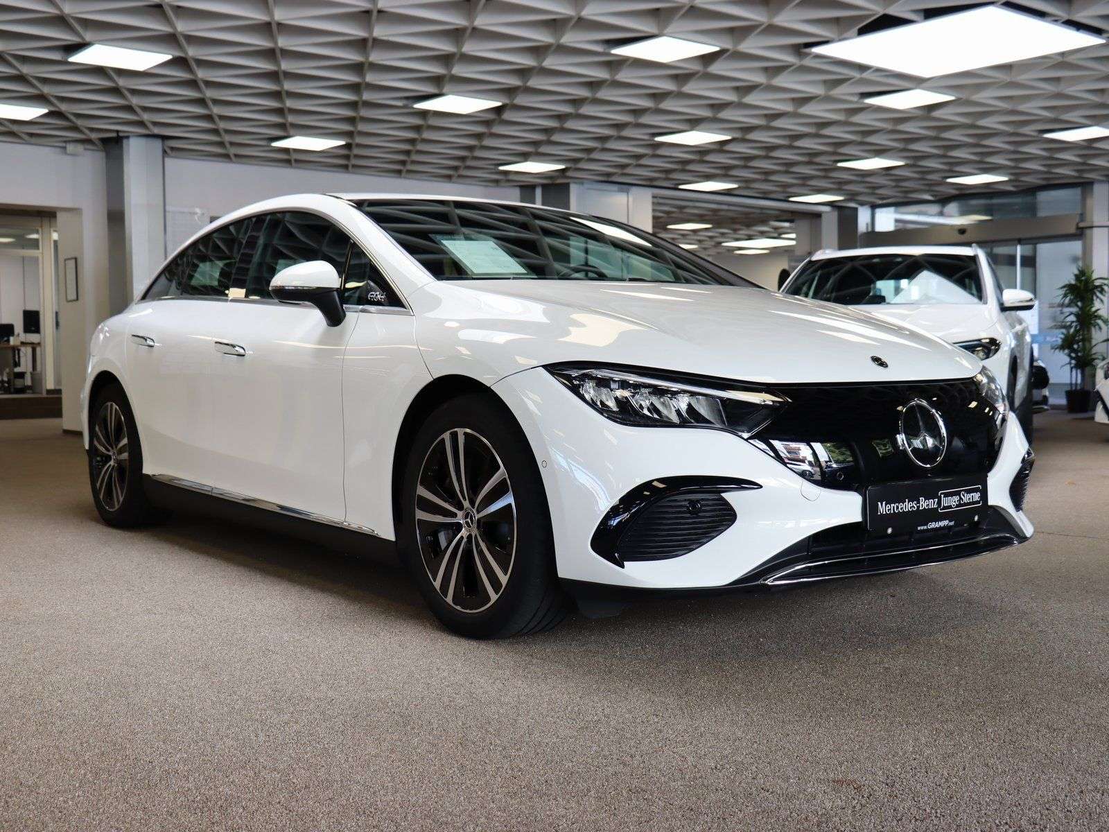 Mercedes-Benz EQE