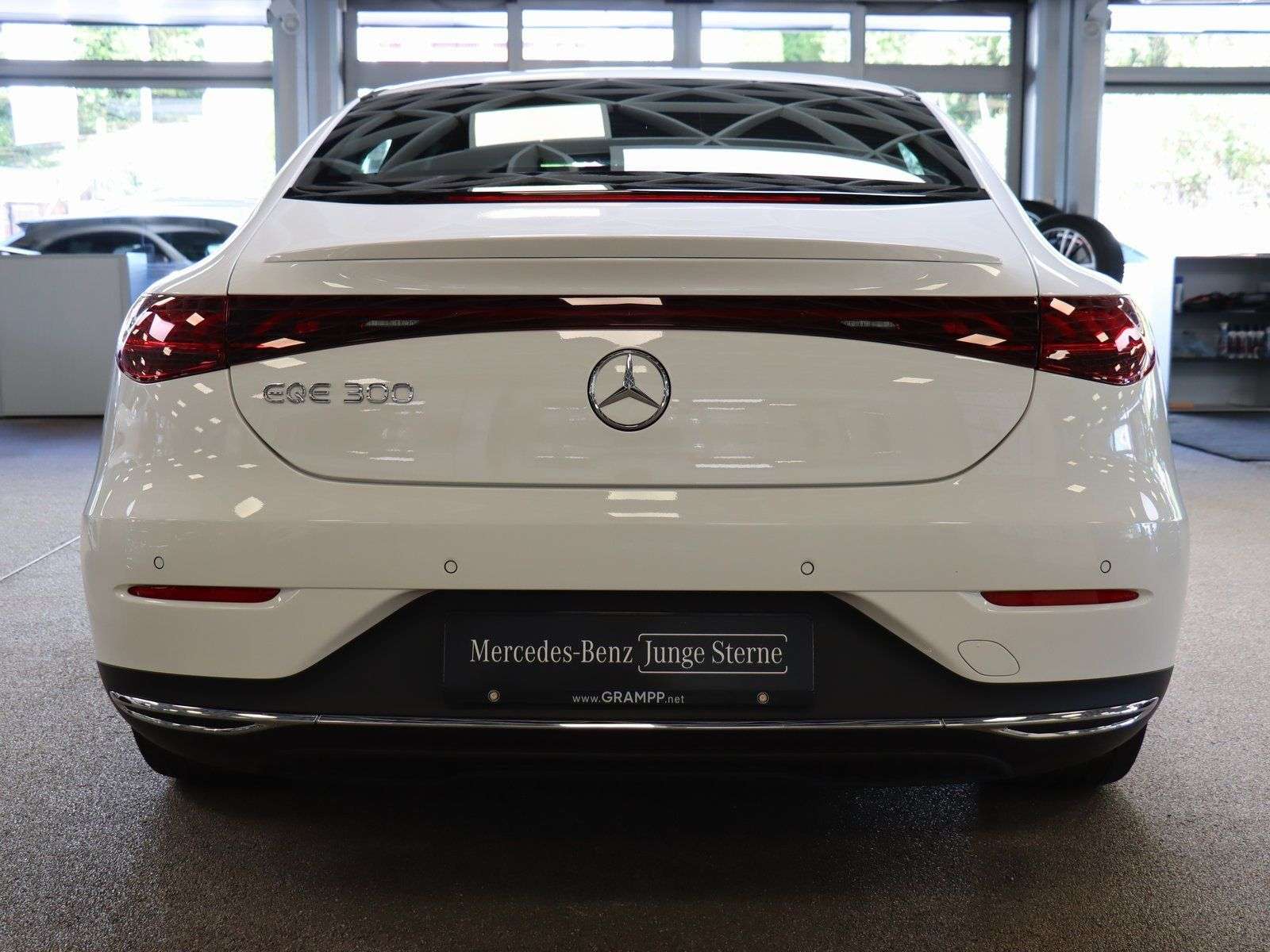 Mercedes-Benz EQE