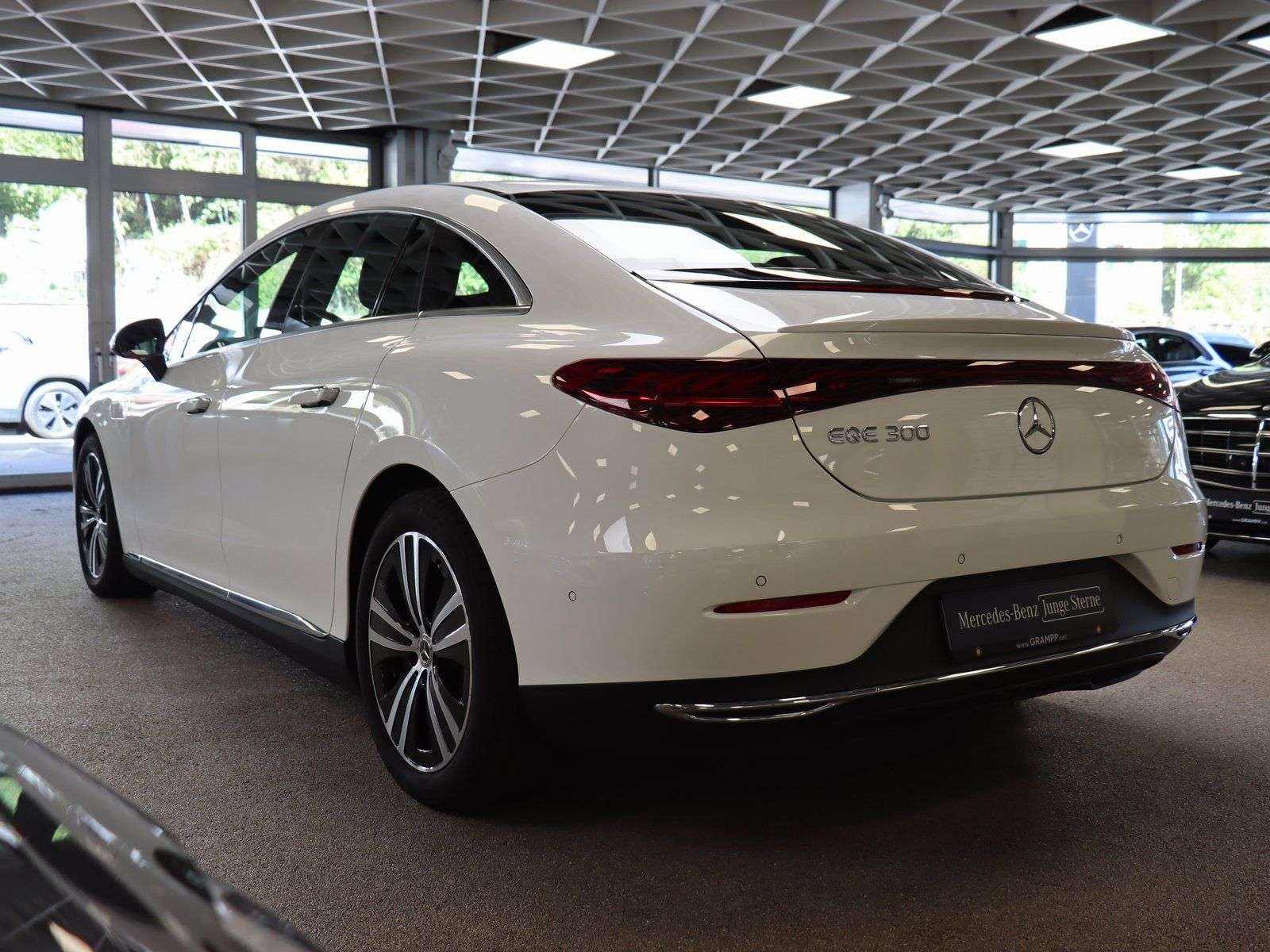 Mercedes-Benz EQE
