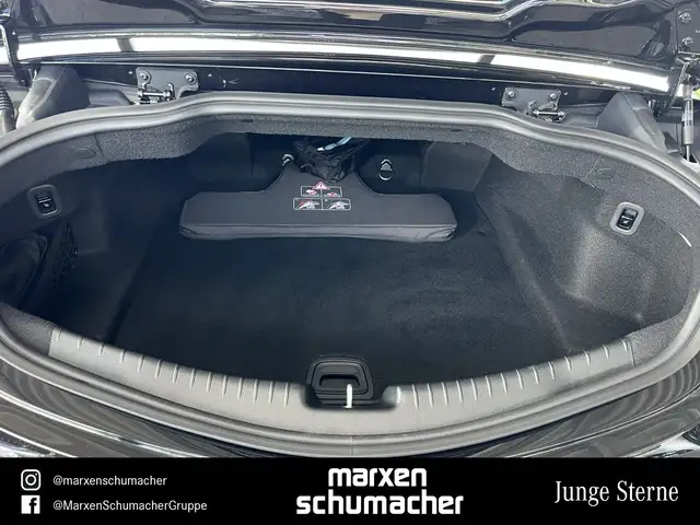 Mercedes-Benz 220 view 13