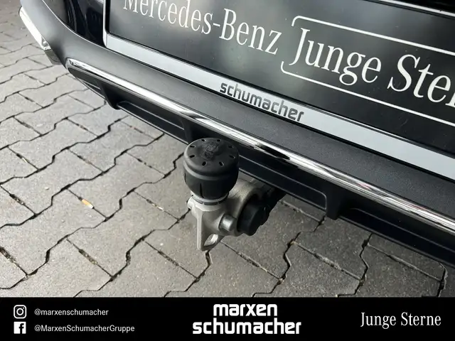 Mercedes-Benz 220 view 15