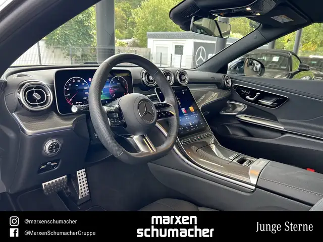 Mercedes-Benz 220 view 9