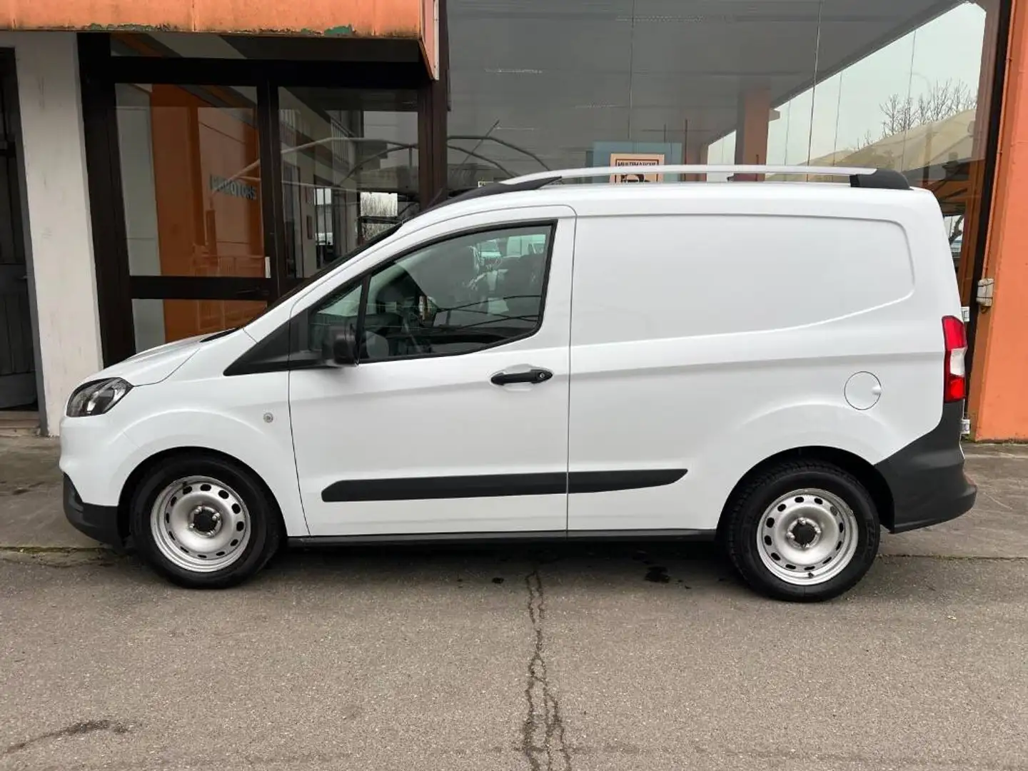 Ford Transit Courier 1.5 tdci 75cv S&S Entry my20 Wit - 2