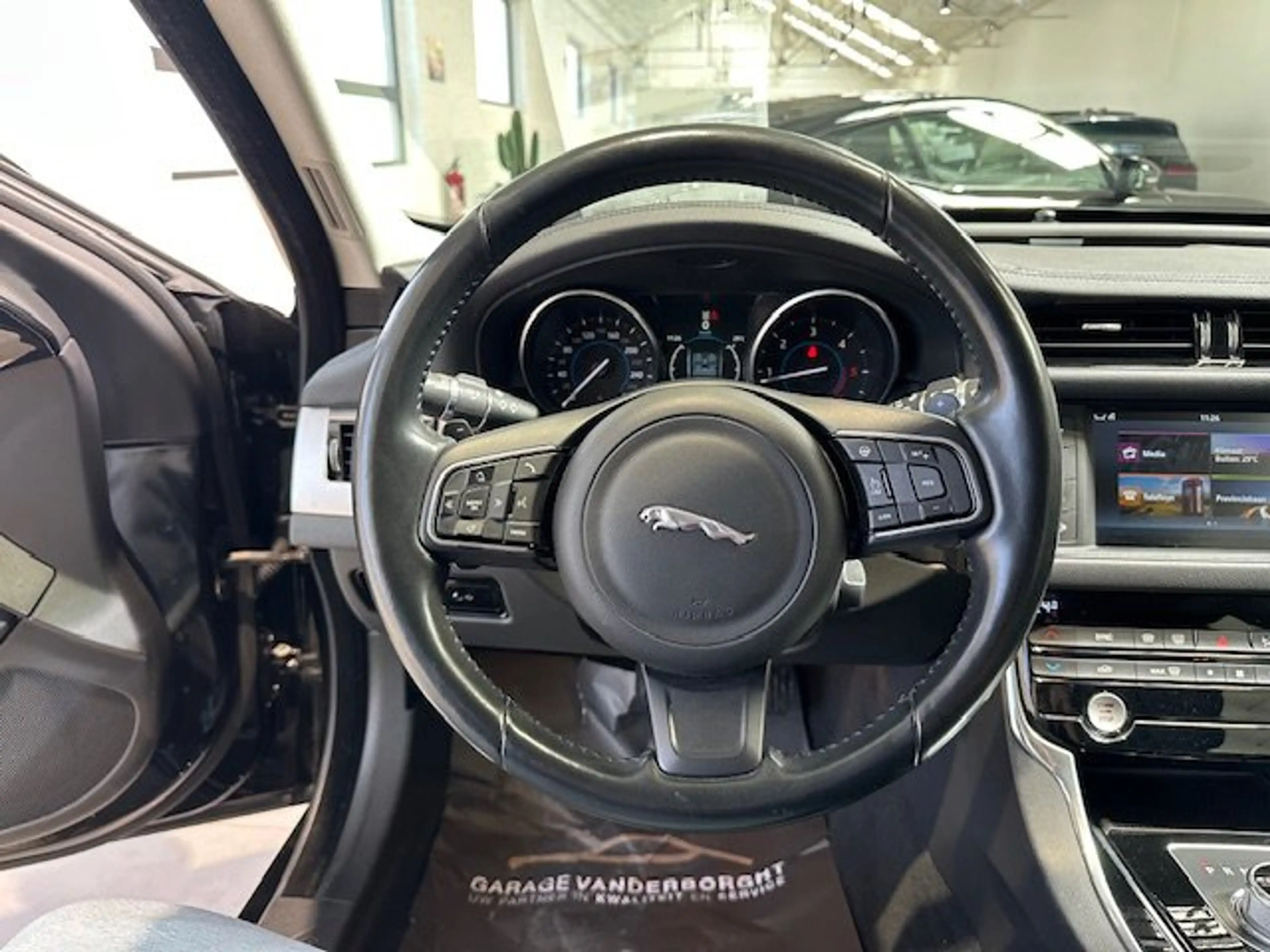 Jaguar XF PRESTIGE  AUTOMAAT 180PK SLECHTS 74000KM!!!!! — photo 7