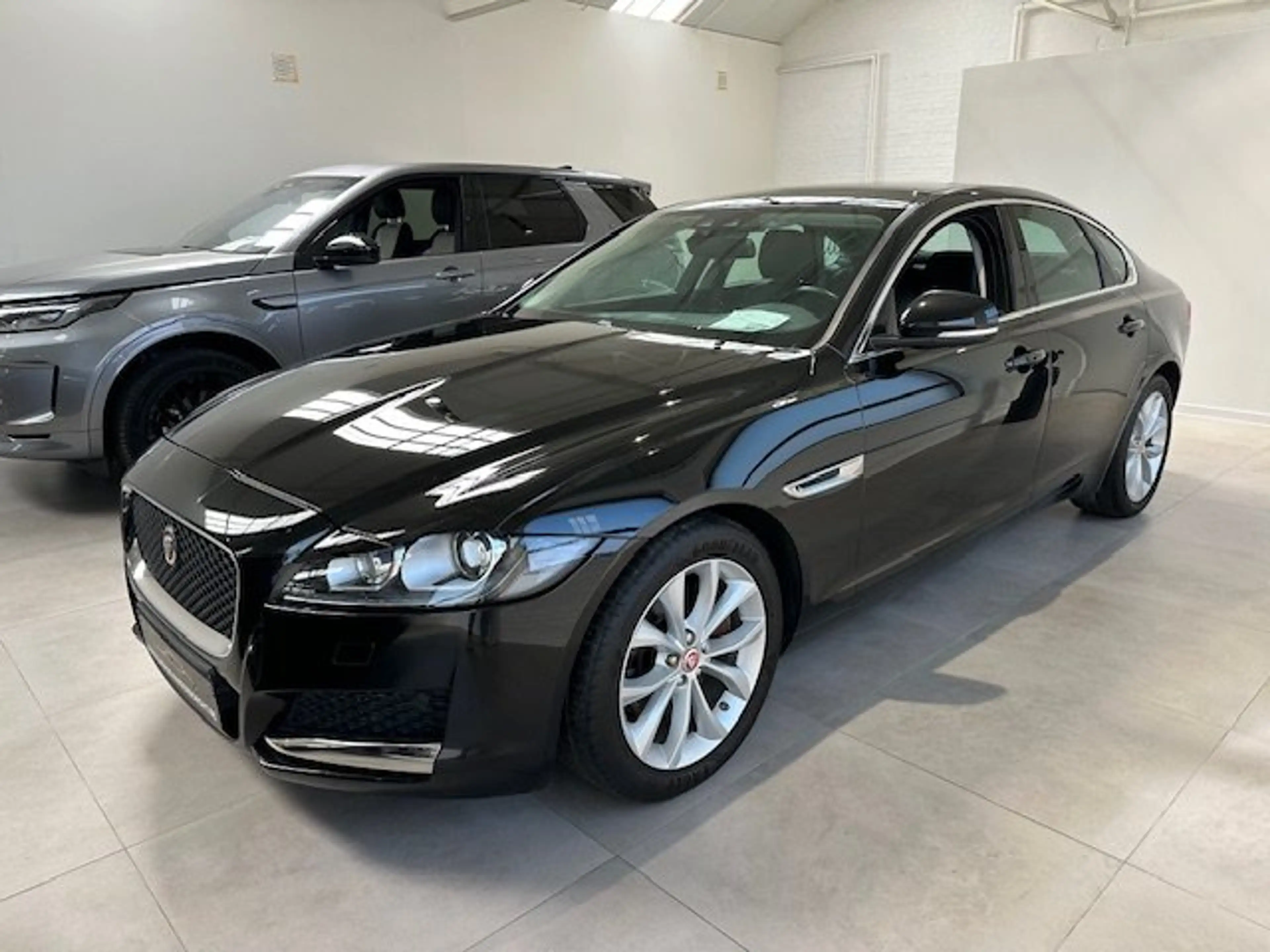 Jaguar XF PRESTIGE  AUTOMAAT 180PK SLECHTS 74000KM!!!!! — photo 2