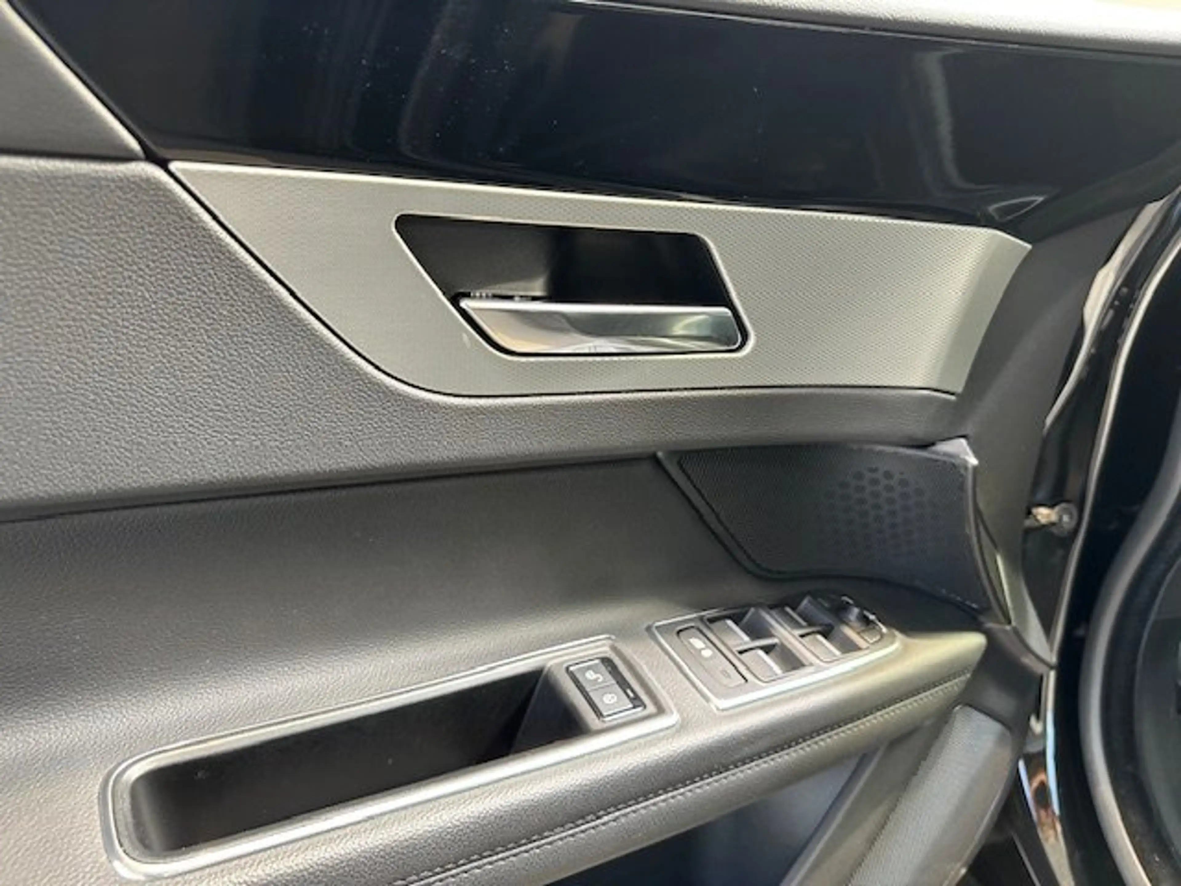 Jaguar XF PRESTIGE  AUTOMAAT 180PK SLECHTS 74000KM!!!!! — photo 12