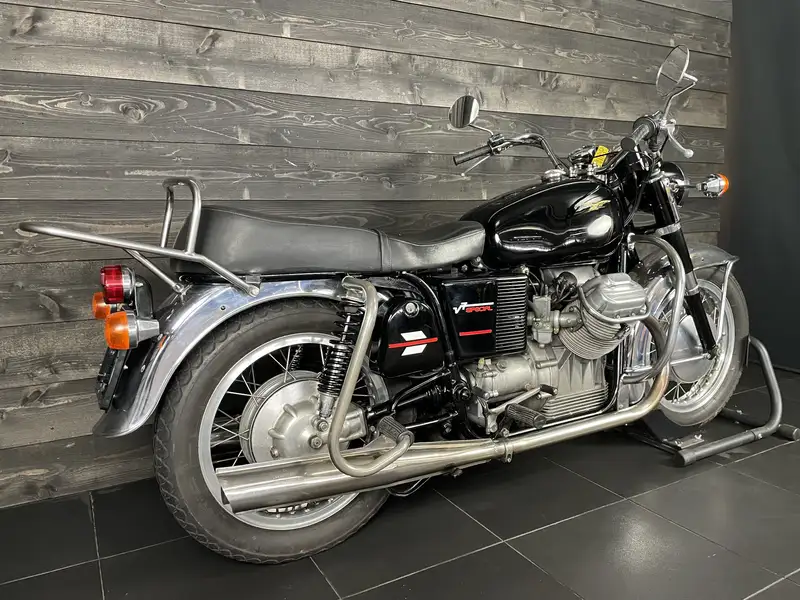 Moto Guzzi V 7 - foto 2