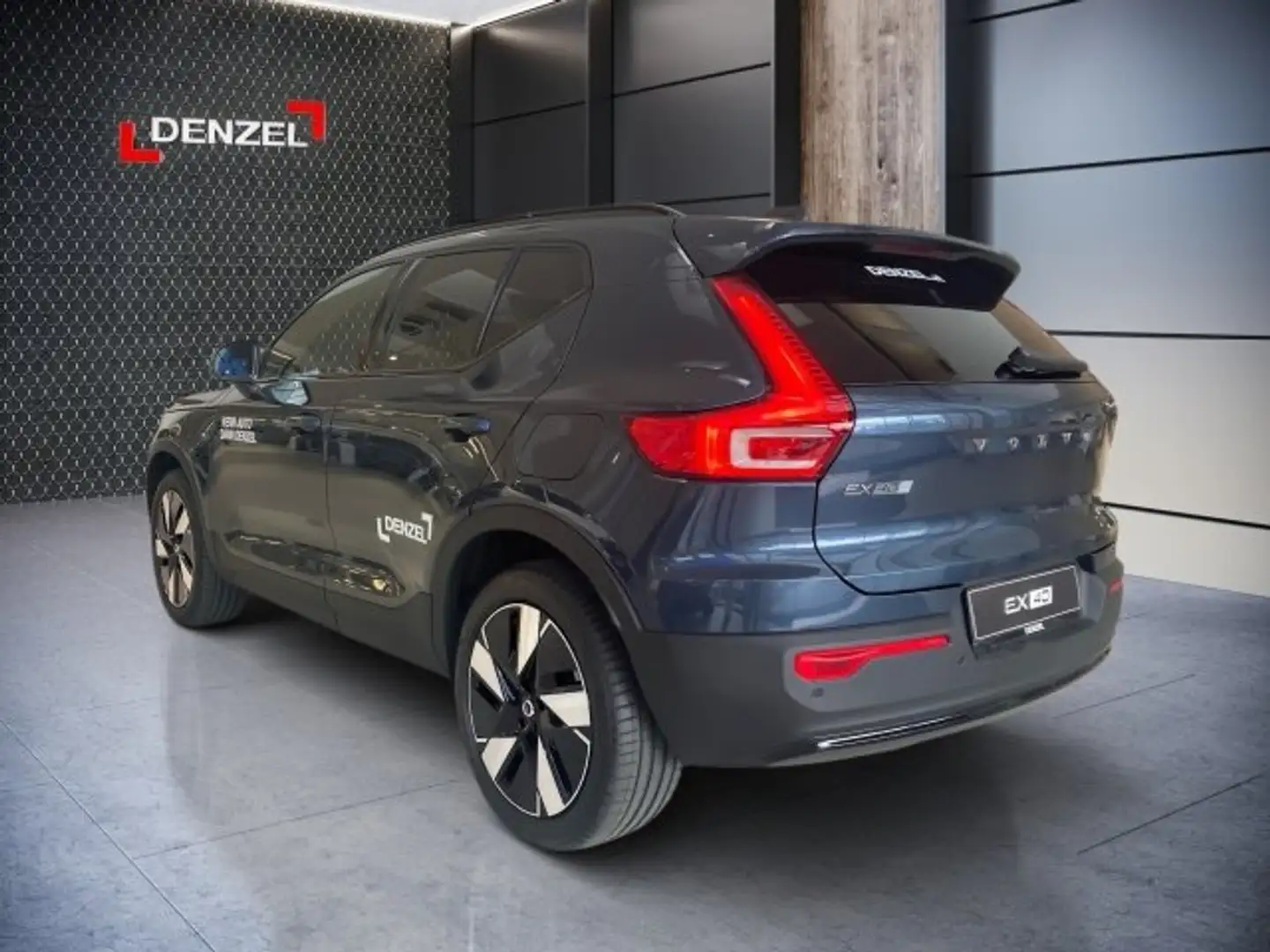 Volvo EX40 Plus, Single Motor Extended Range, Vollelektrisch Blau - 2