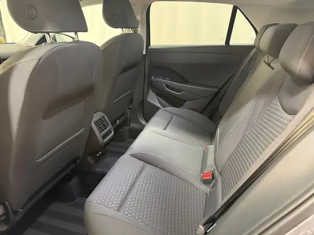 Volkswagen T-Roc view 27