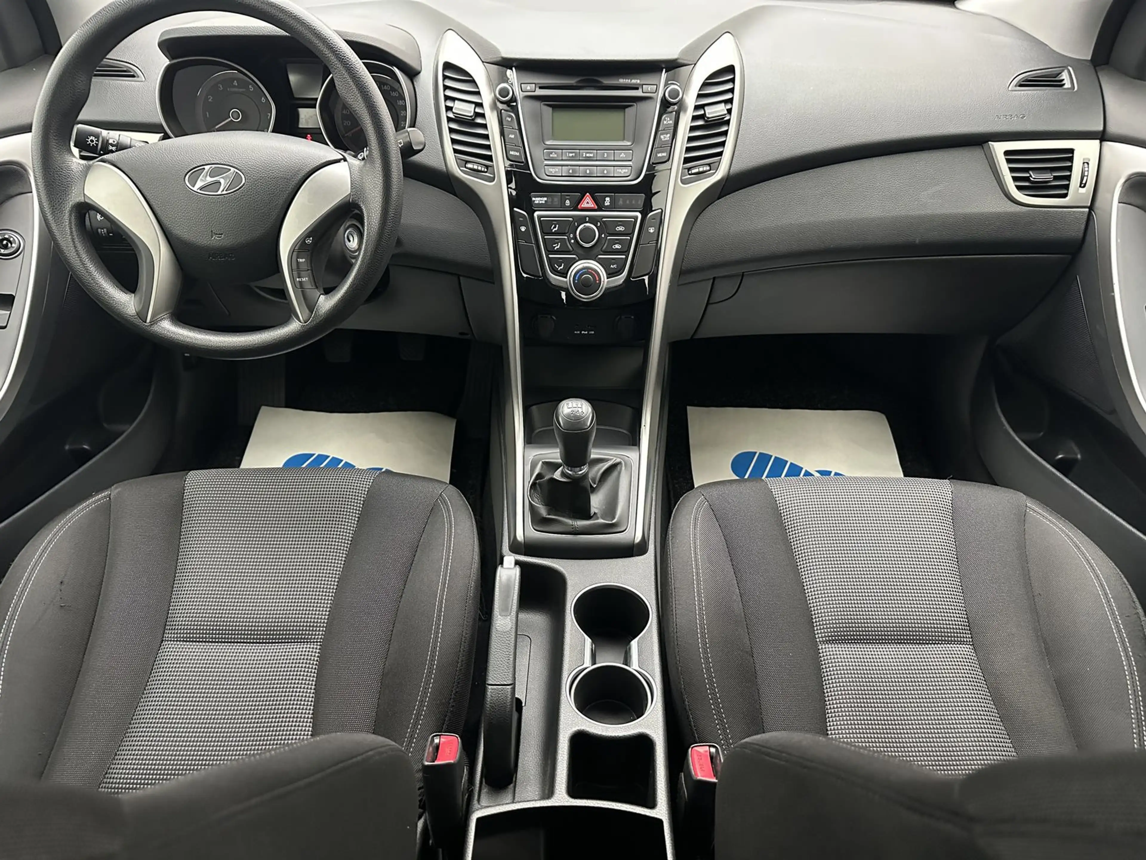 Hyundai i30 Classic "1-HAND-MULTI-TÜV NEU" — photo 12