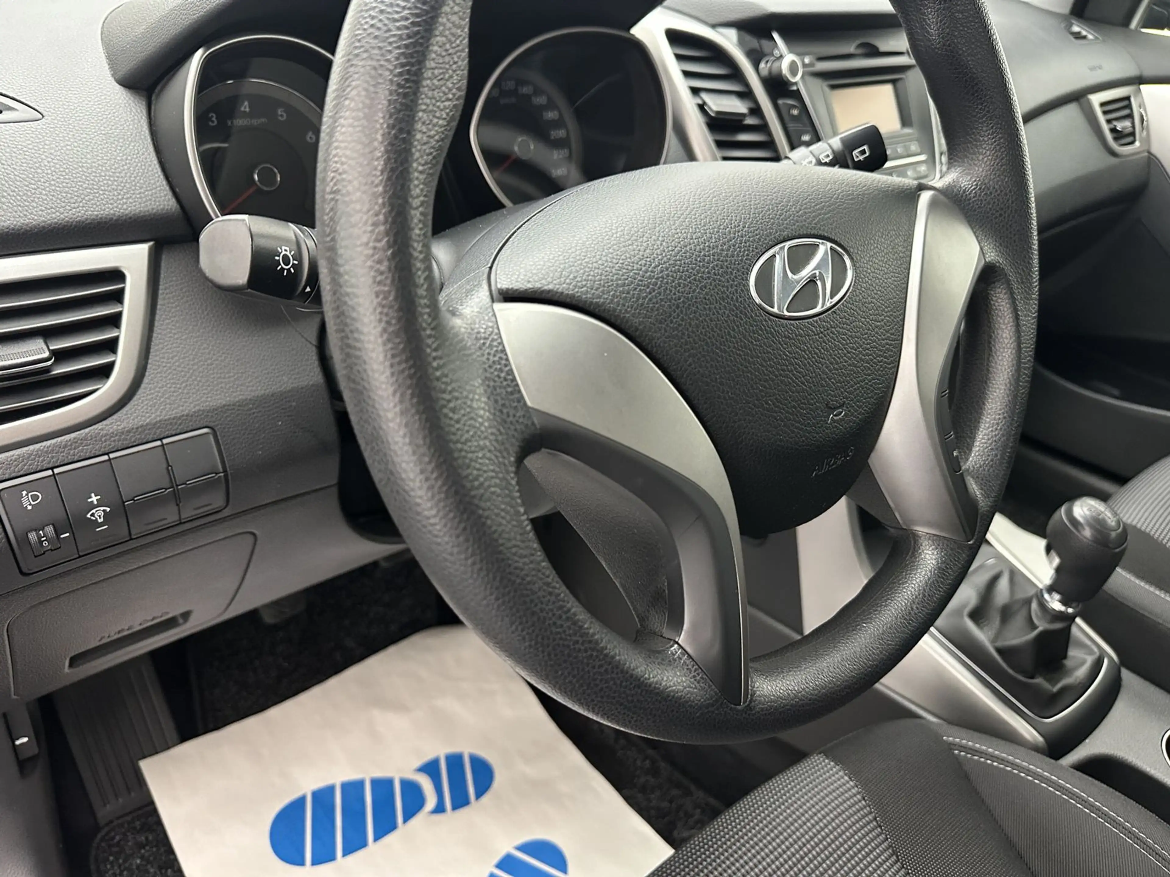 Hyundai i30 Classic "1-HAND-MULTI-TÜV NEU" — photo 14