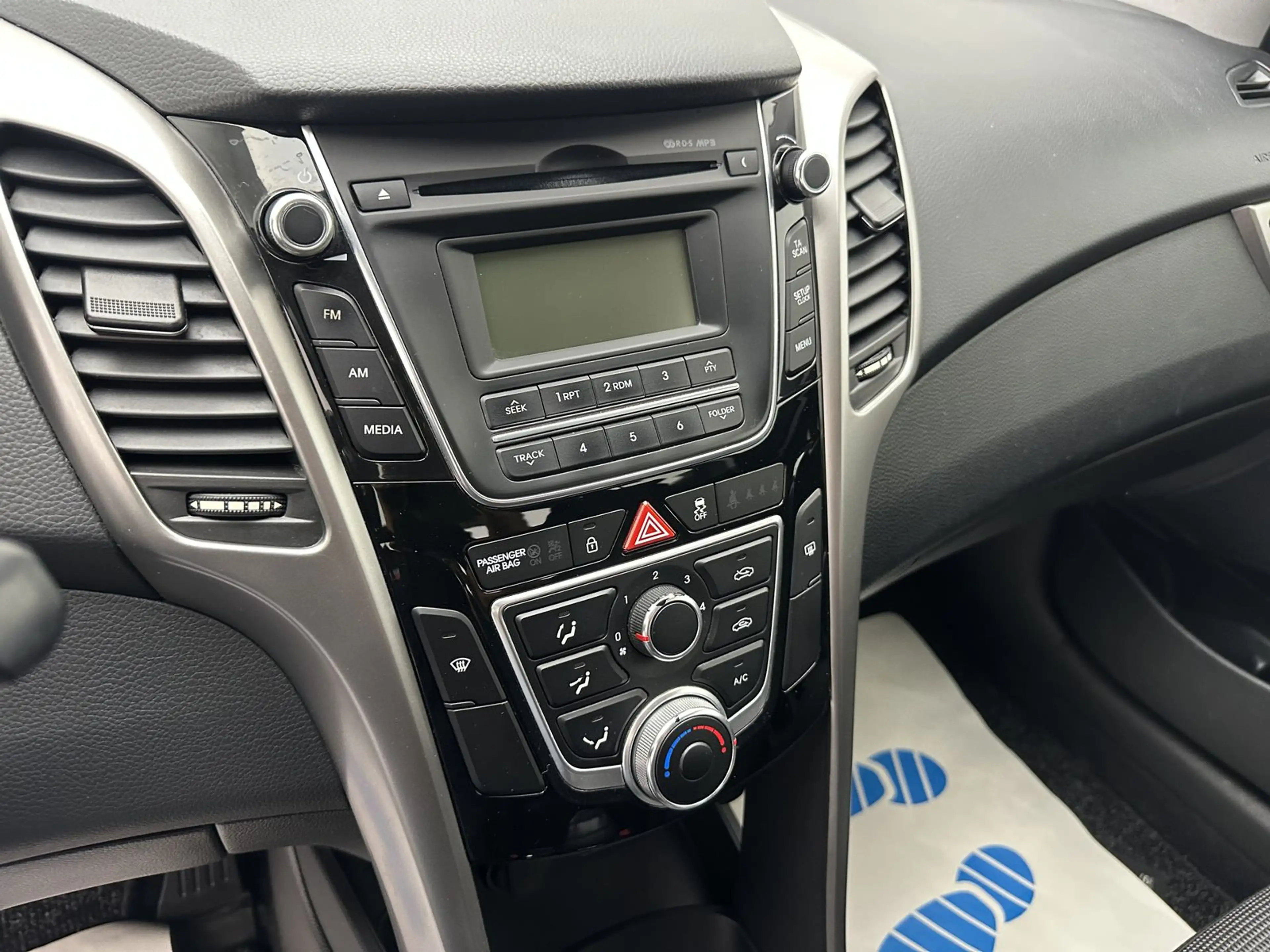 Hyundai i30 Classic "1-HAND-MULTI-TÜV NEU" — photo 15