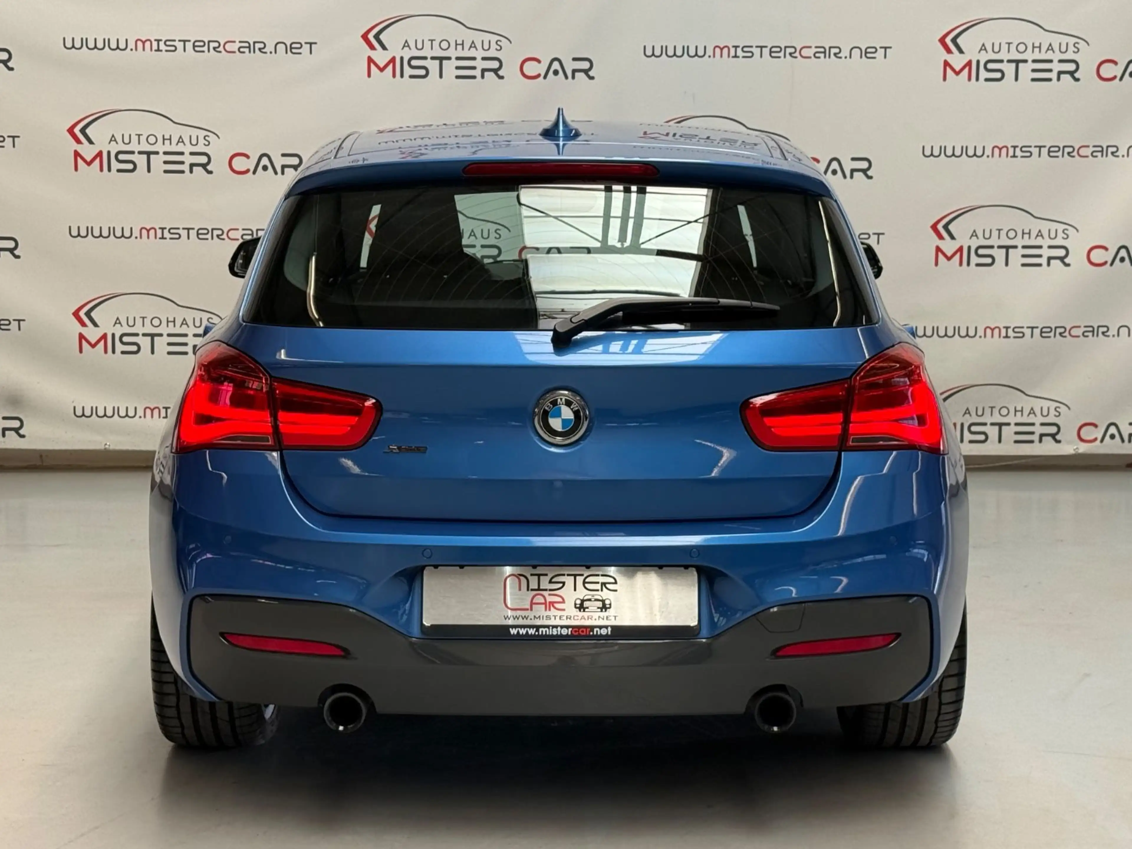 BMW 135 i xDrive SAG NAVI/LED/H&K/PDC/SHZ/18/2.HAND — photo 8