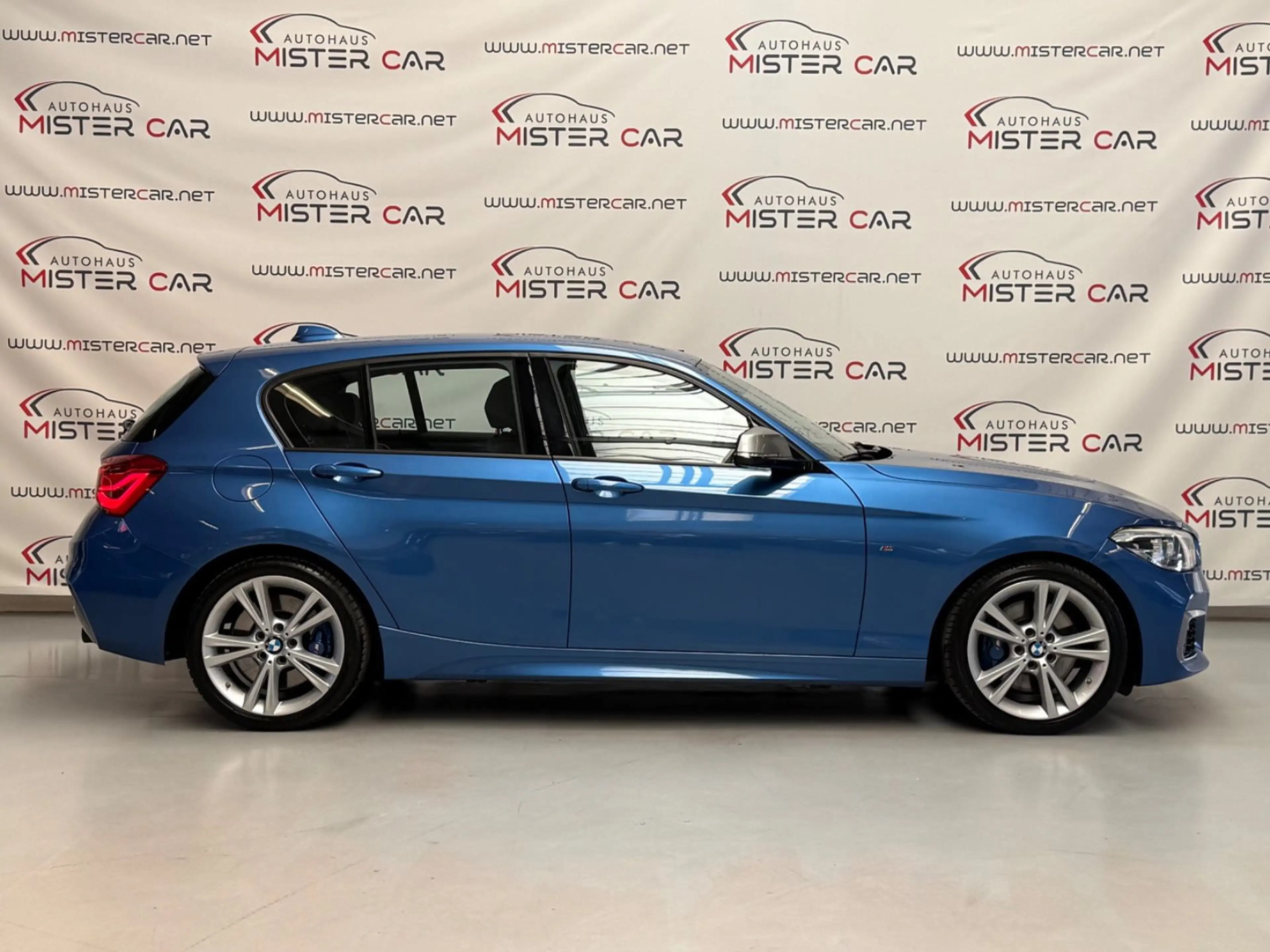 BMW 135 i xDrive SAG NAVI/LED/H&K/PDC/SHZ/18/2.HAND — photo 5