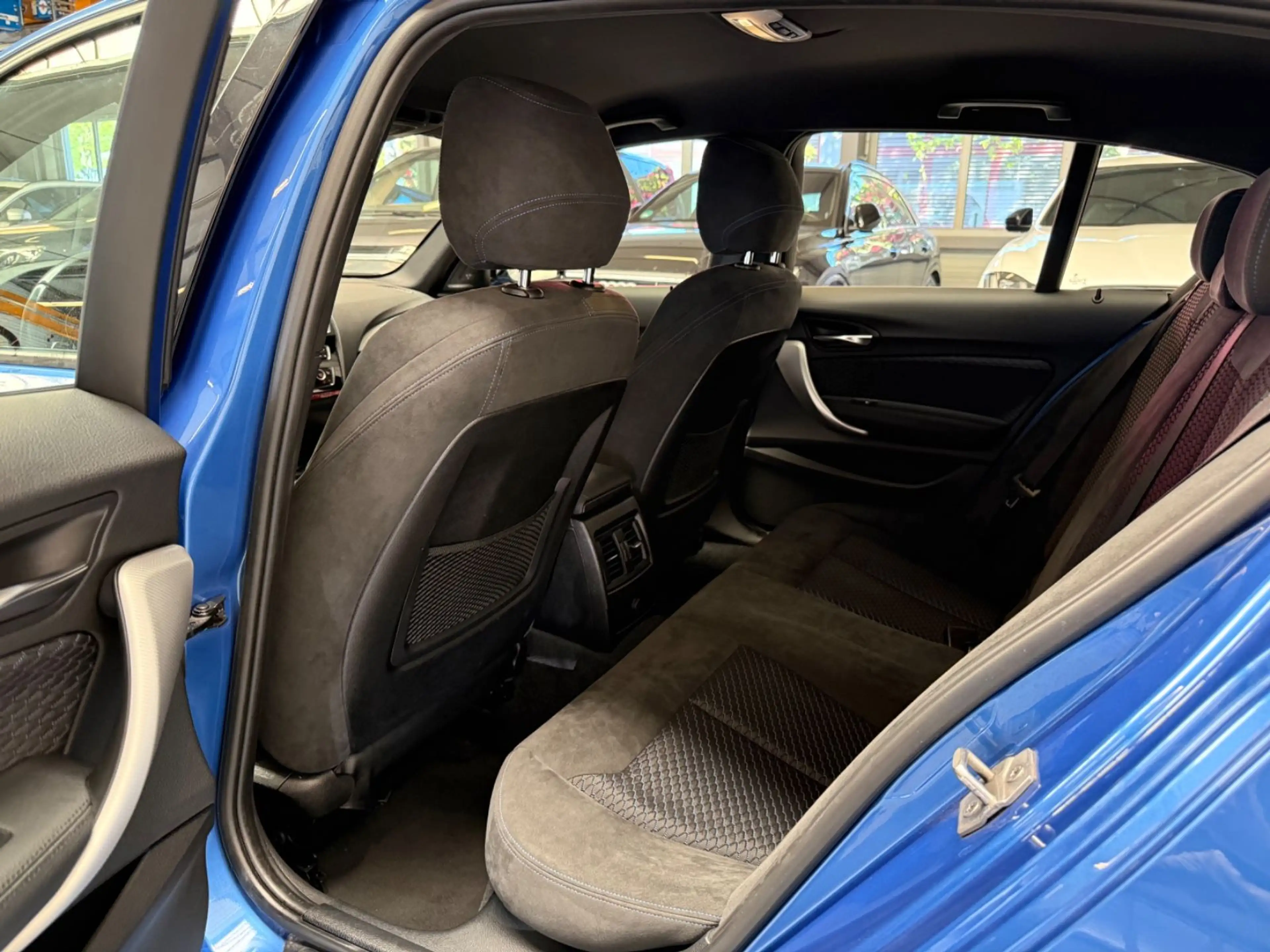 BMW 135 i xDrive SAG NAVI/LED/H&K/PDC/SHZ/18/2.HAND — photo 14
