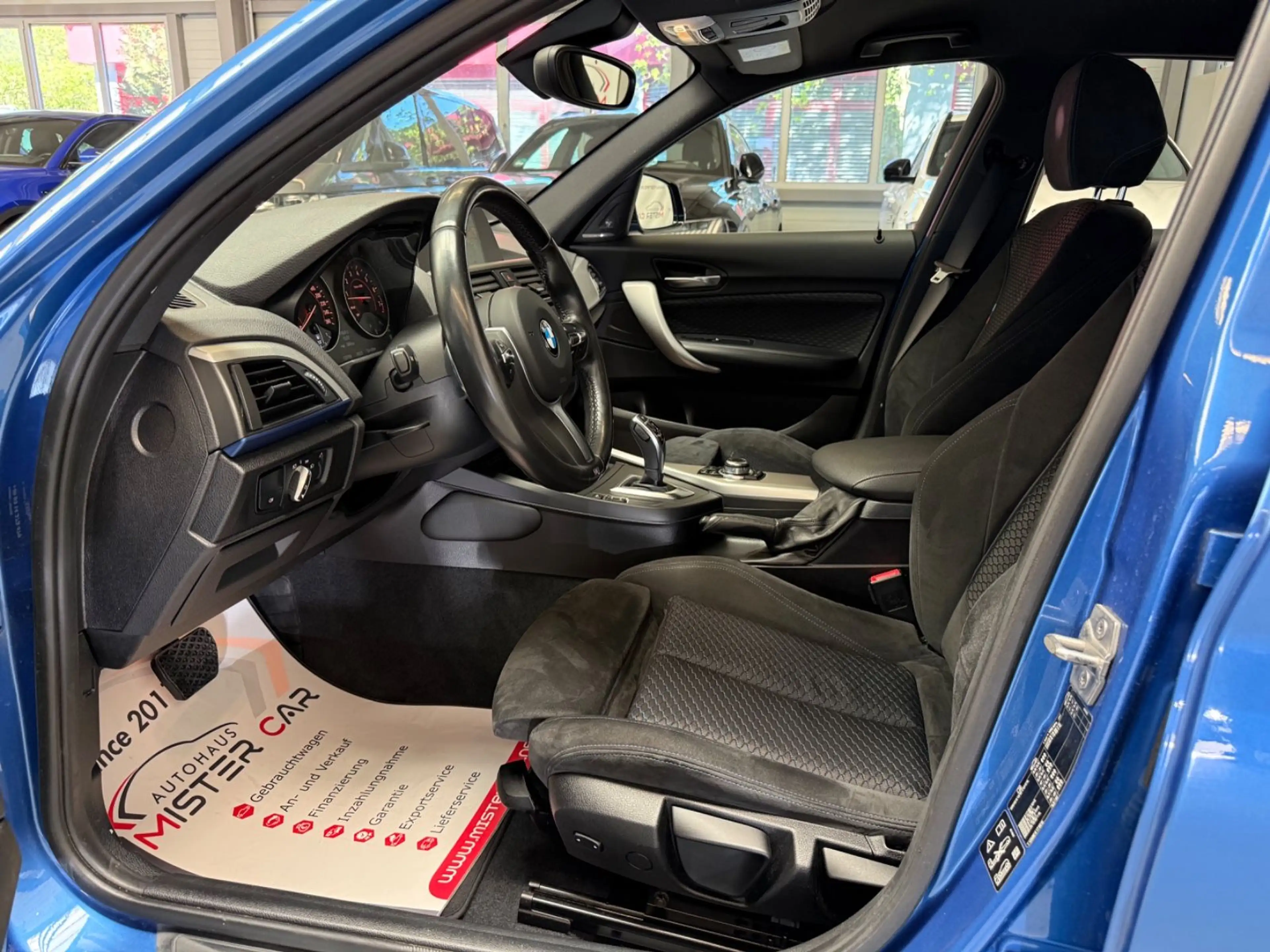 BMW 135 i xDrive SAG NAVI/LED/H&K/PDC/SHZ/18/2.HAND — photo 11