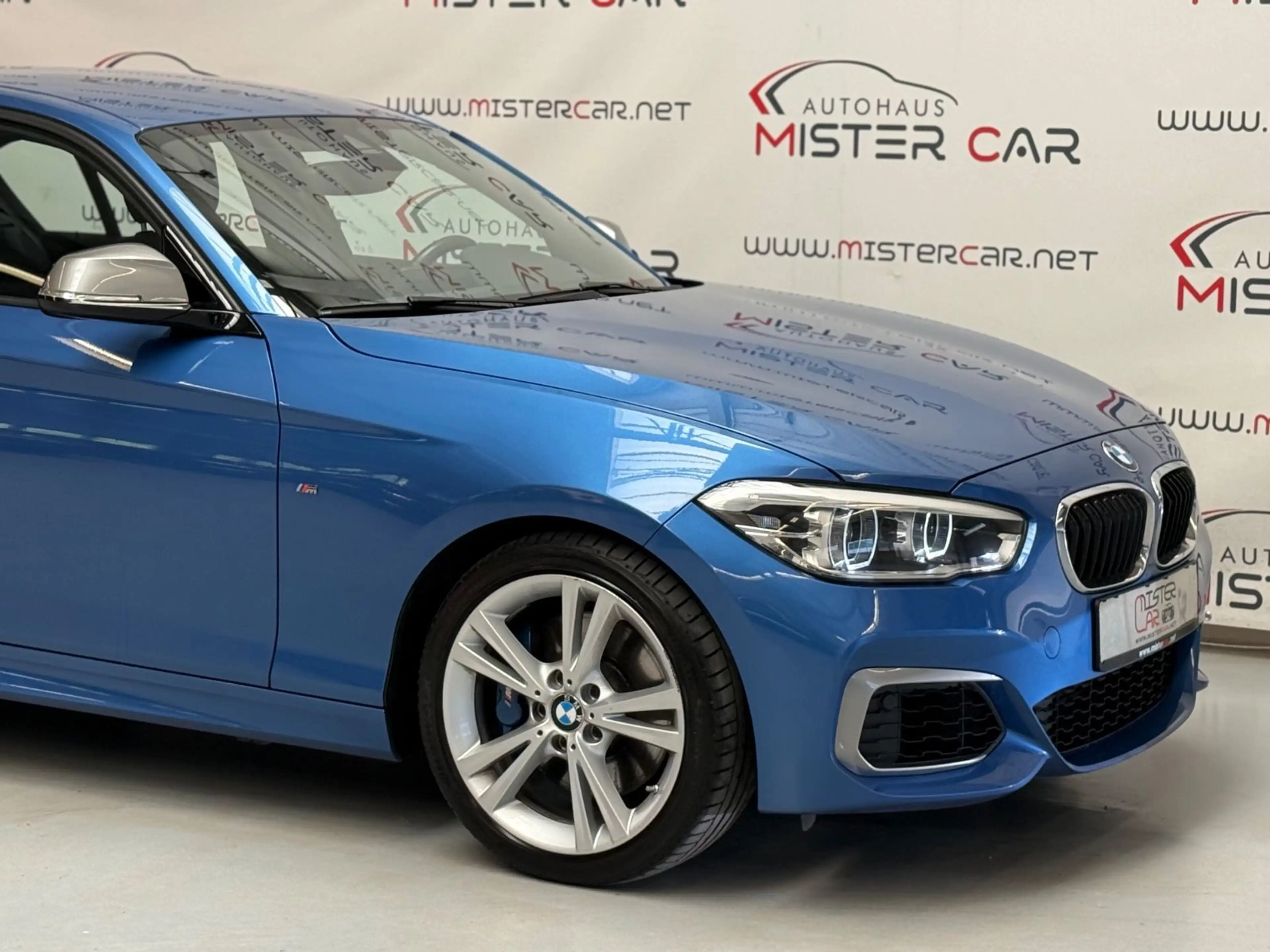 BMW 135 i xDrive SAG NAVI/LED/H&K/PDC/SHZ/18/2.HAND — photo 10